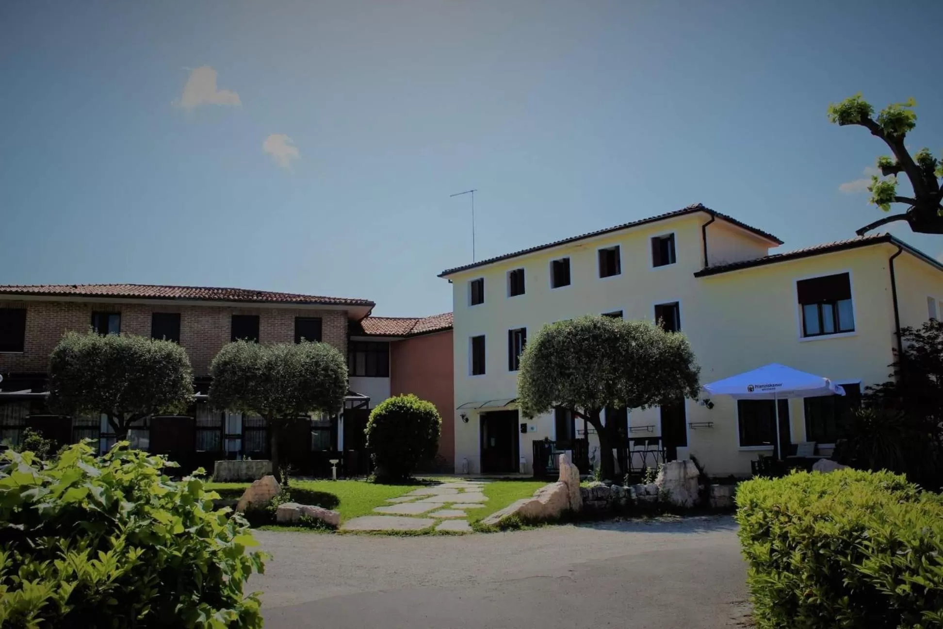 Property Building in Alla Favorita