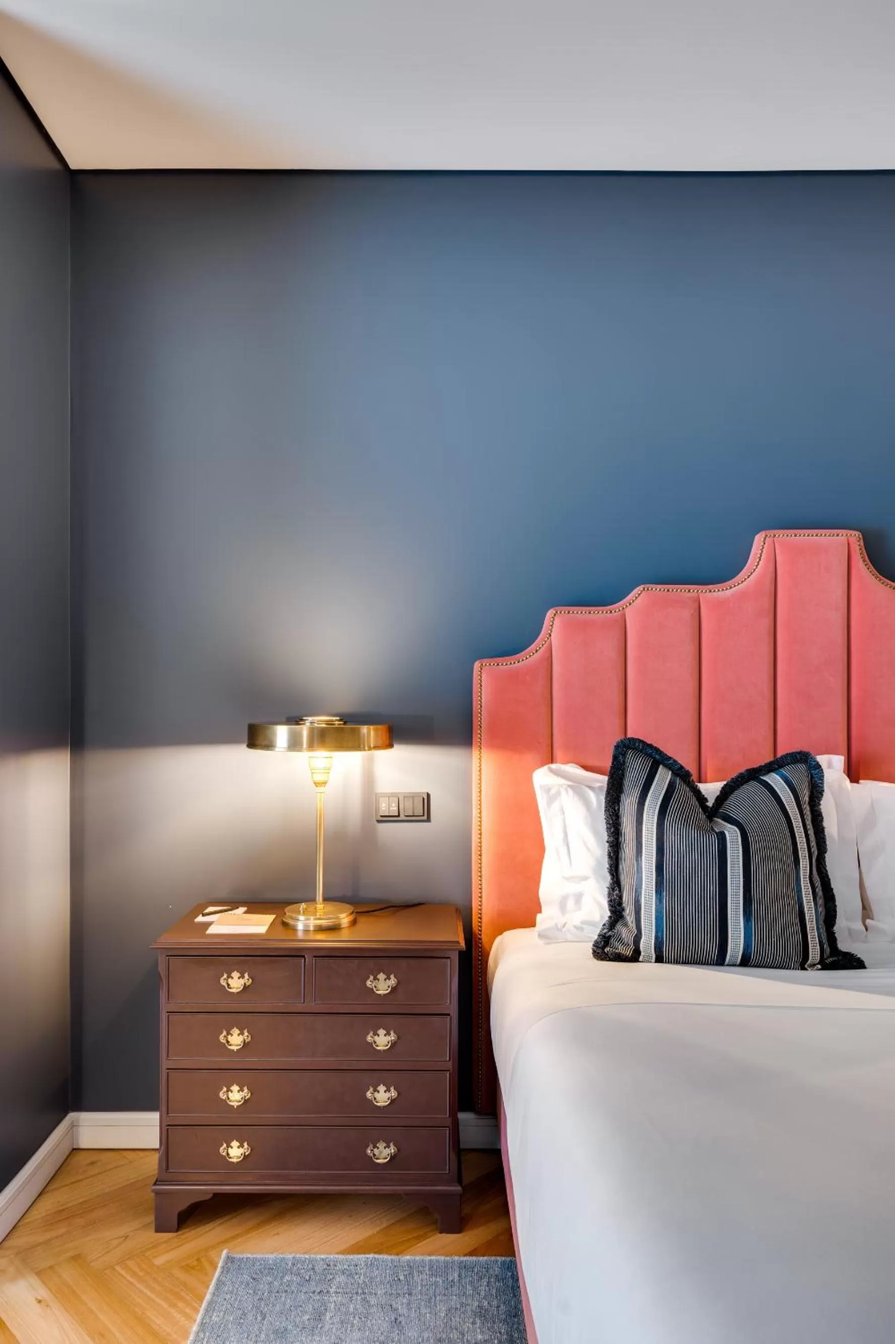 Bed in Portie Deluxe Suites by DA'HOME