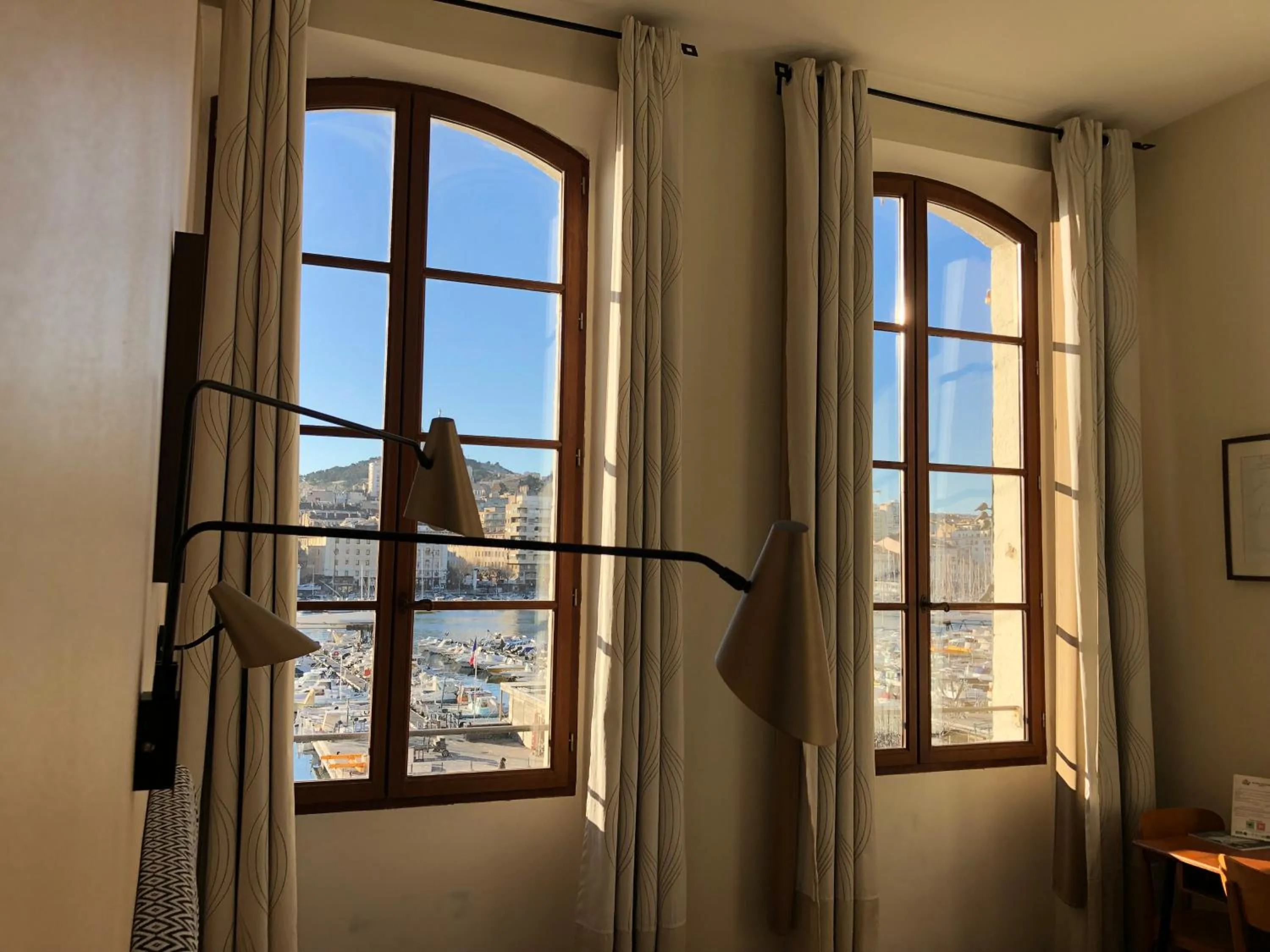 Photo of the whole room in Hotel Belle-Vue Vieux-Port