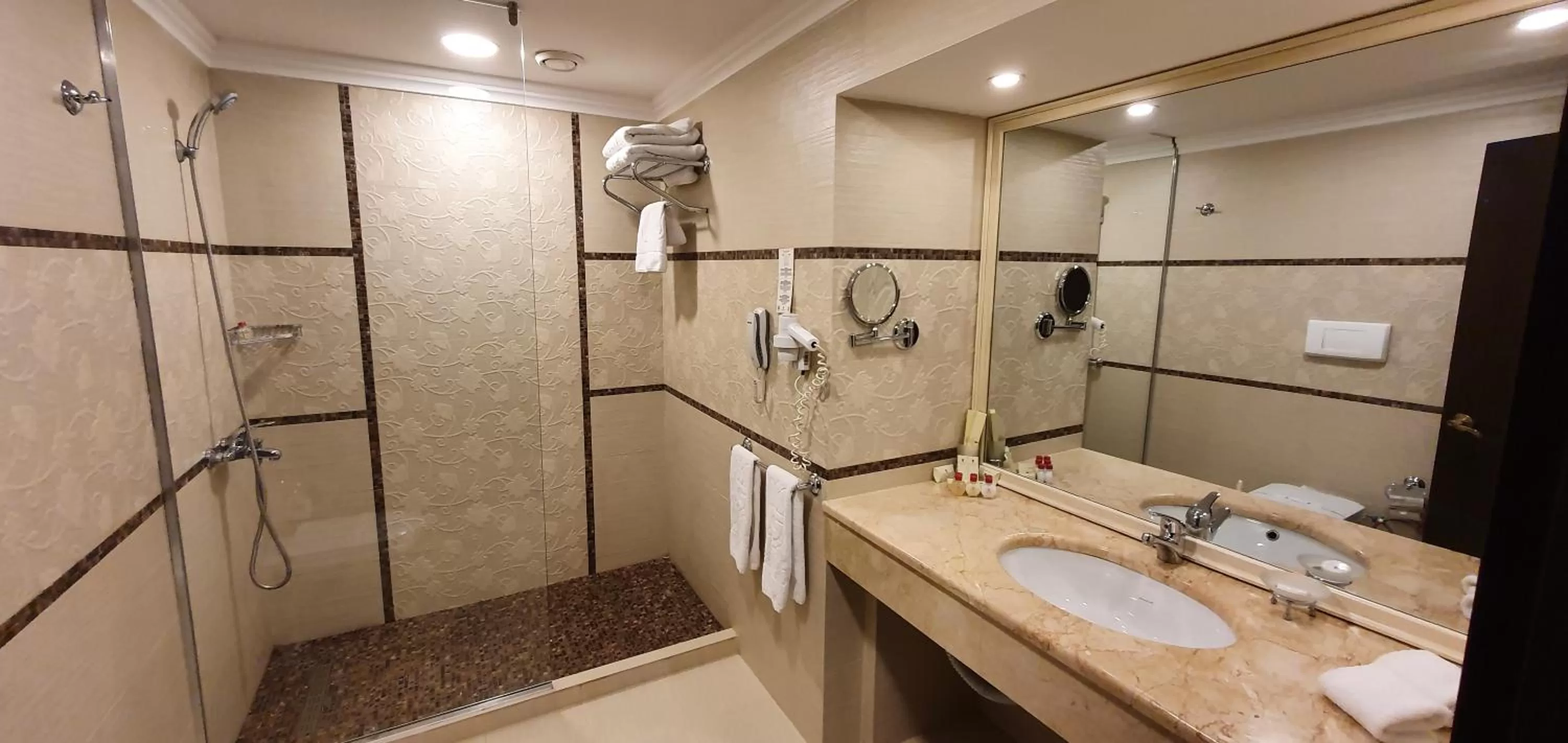 Shower in Grand Mir Hotel