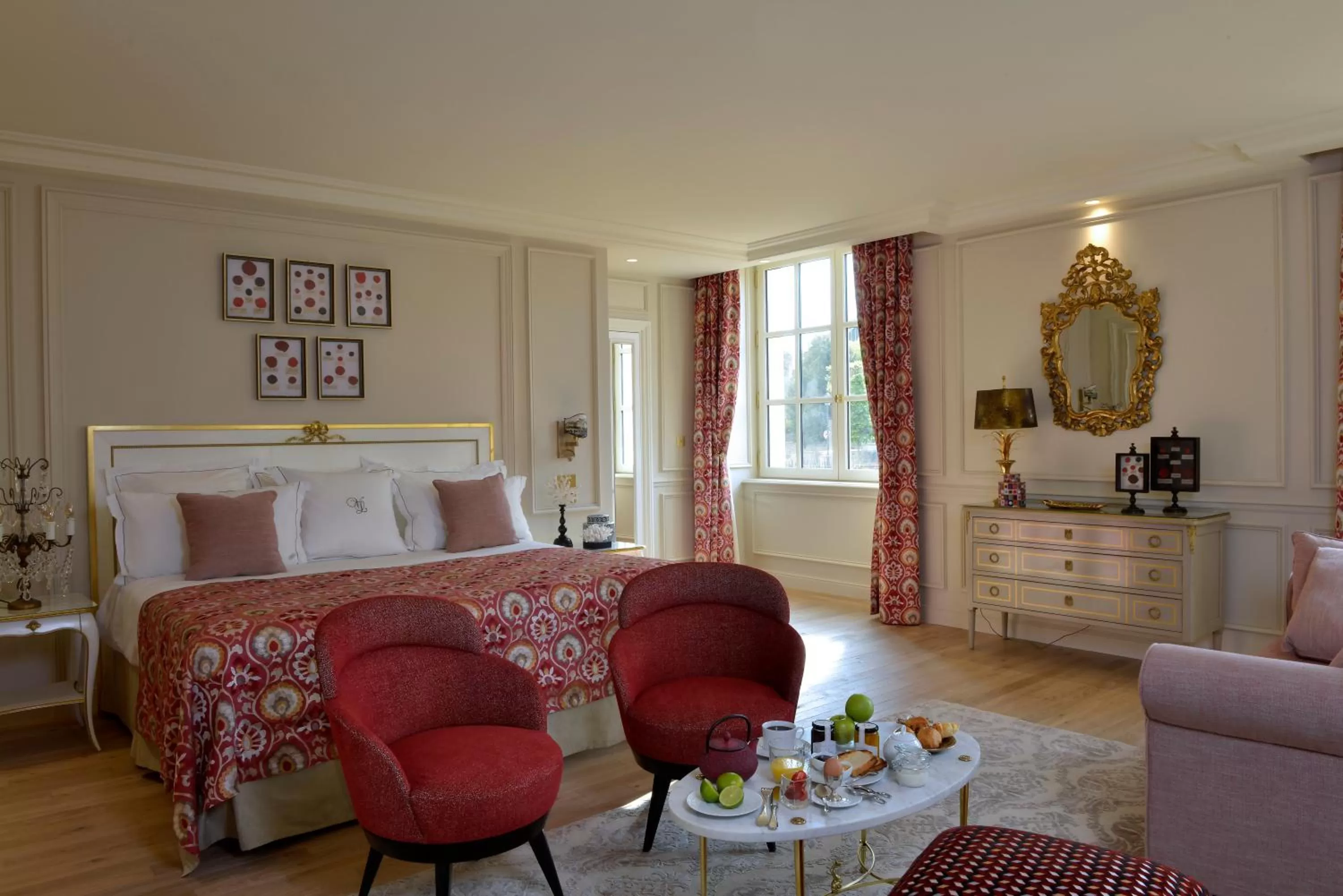 Bed in Villa Lara Hotel