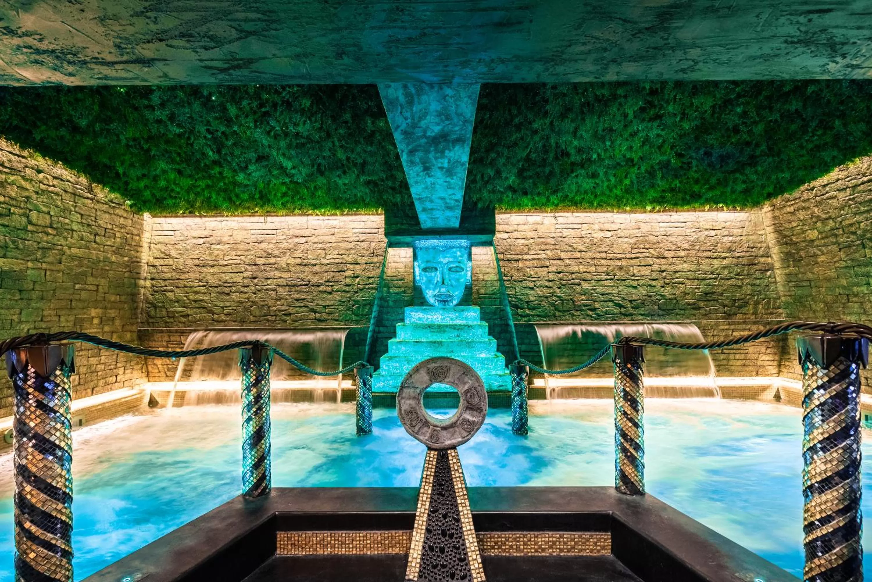 Hot Tub in Trilussa Palace Hotel Congress & Spa