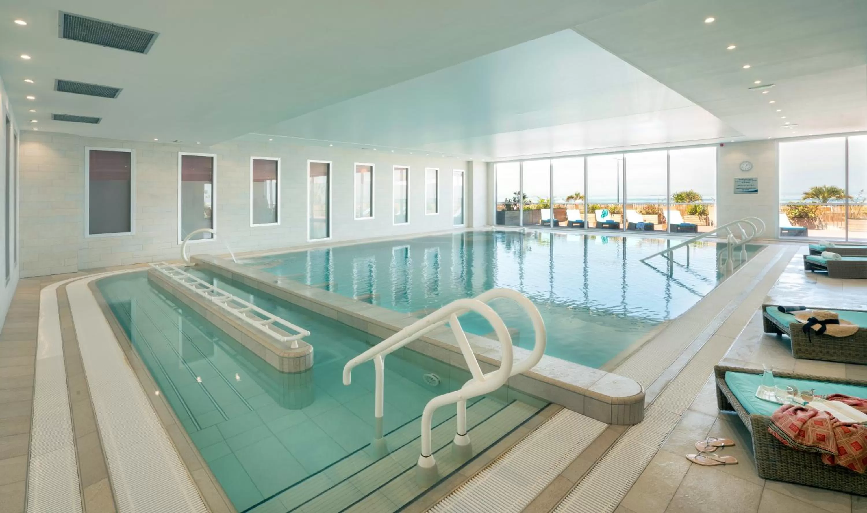 Pool view in Hôtel de la Baie - Thalassothérapie PREVITHAL
