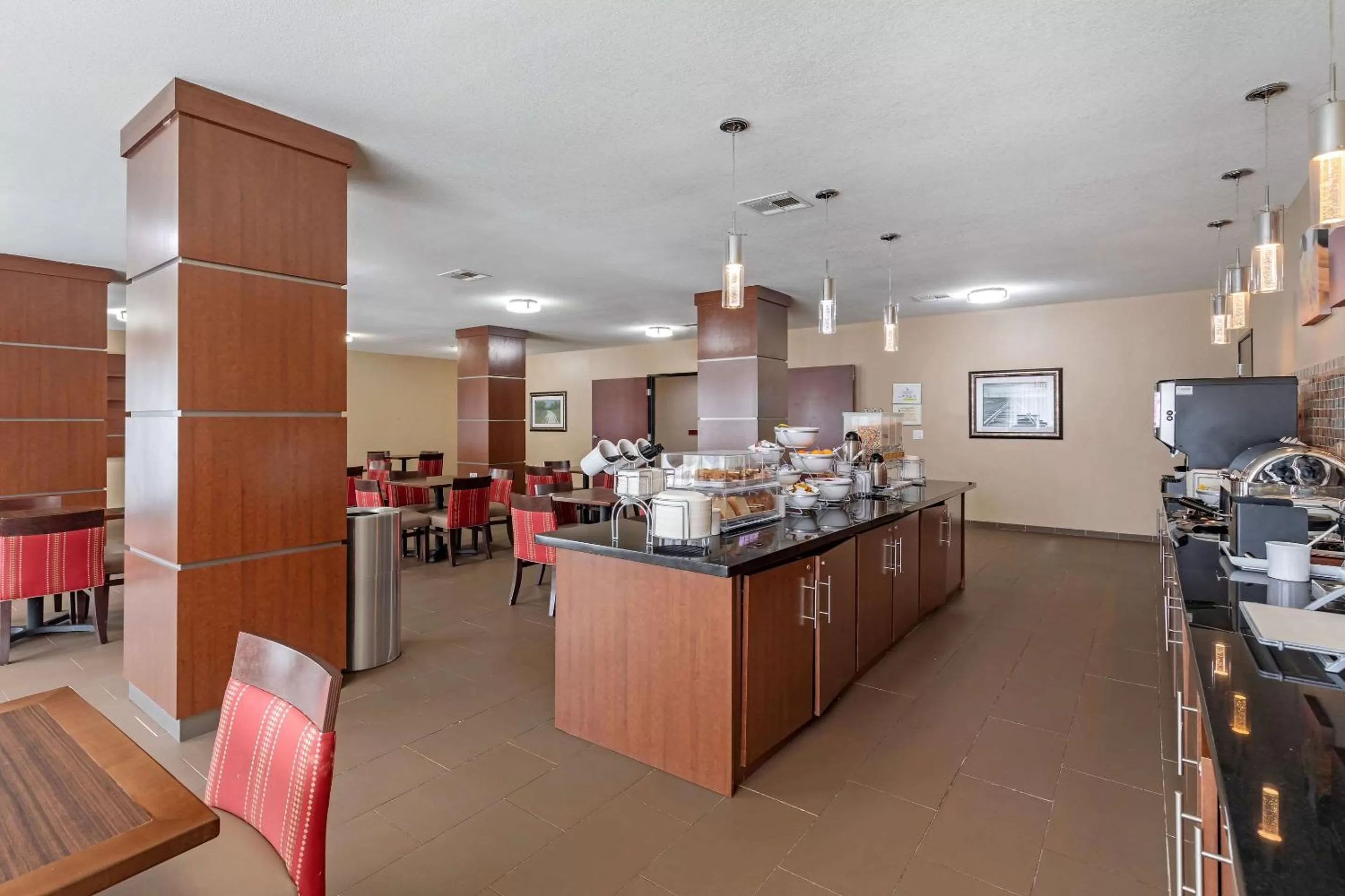 Restaurant/places to eat in Comfort Suites Ennis