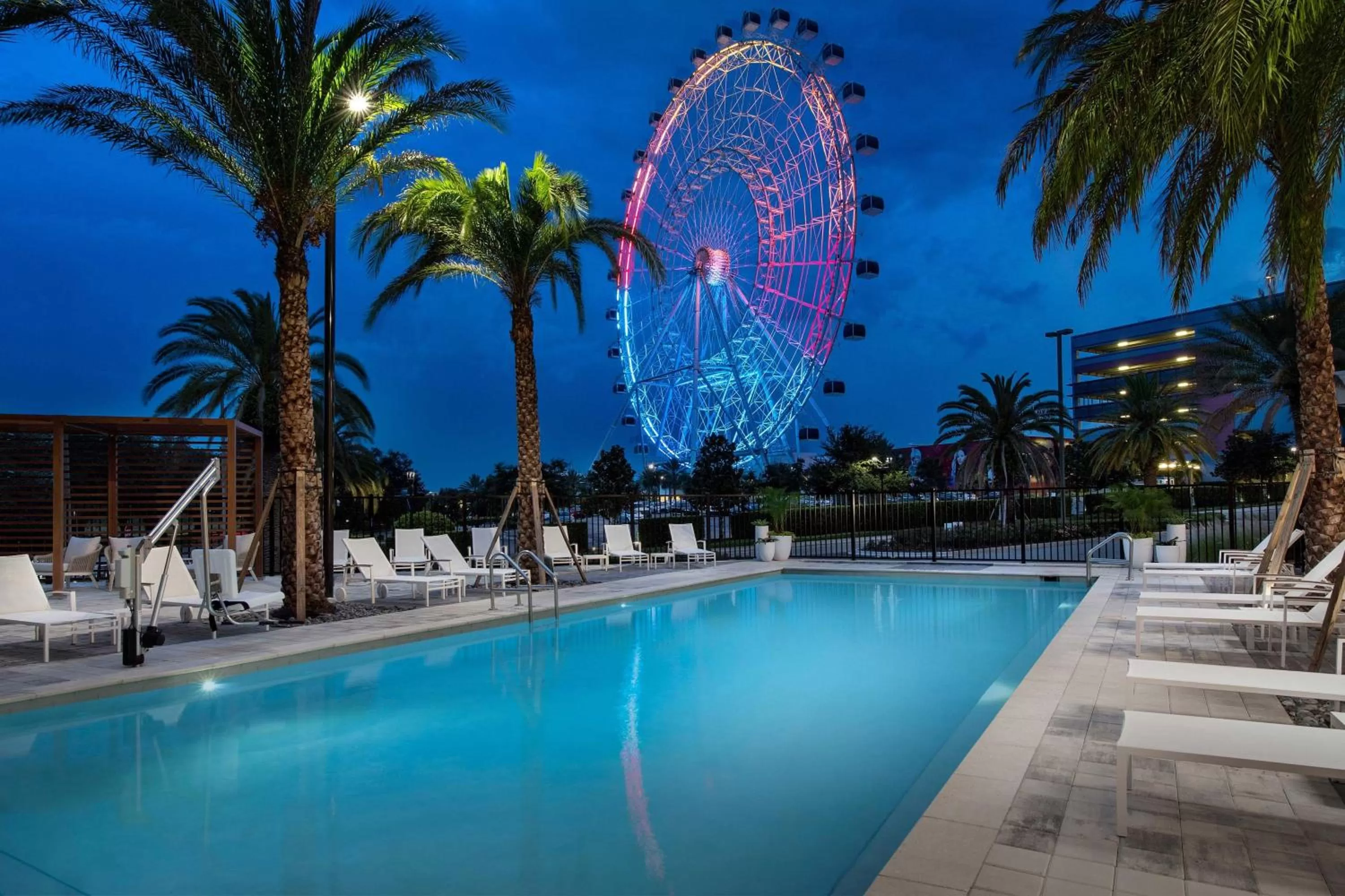 Swimming pool in Element Orlando Universal Blvd.
