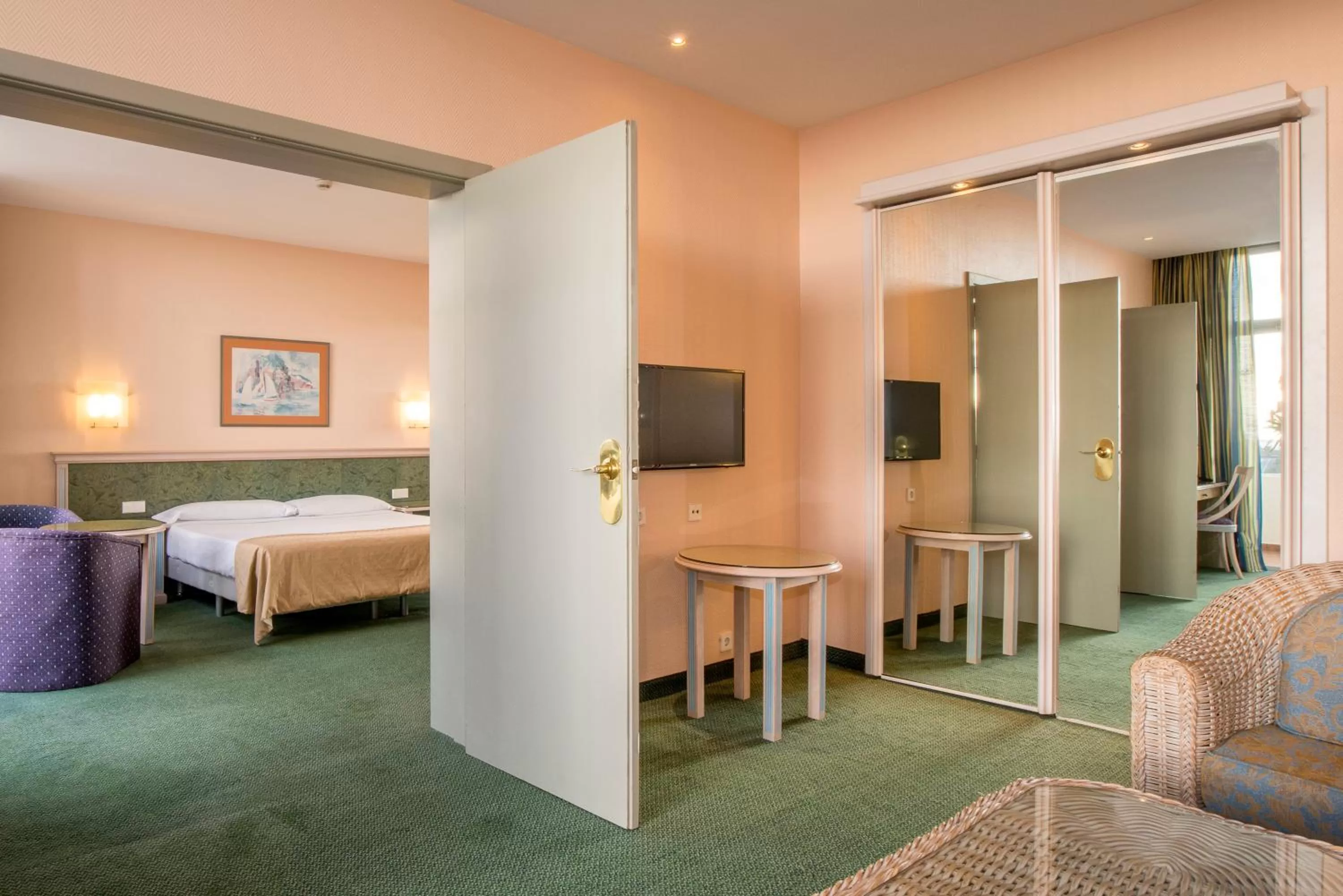 Photo of the whole room, Bed in Beatriz Costa & Spa