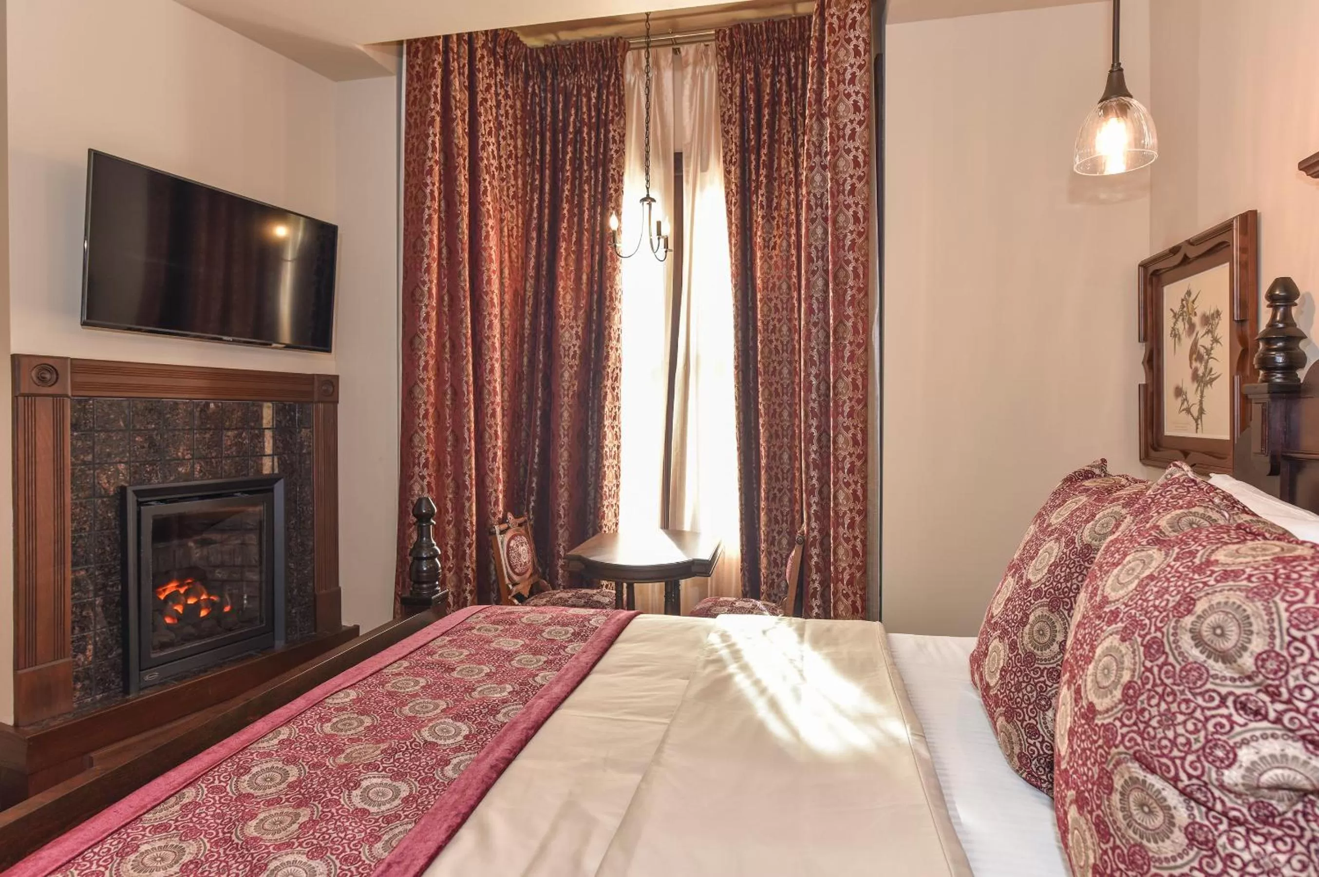 Bed in Blackbird Inn