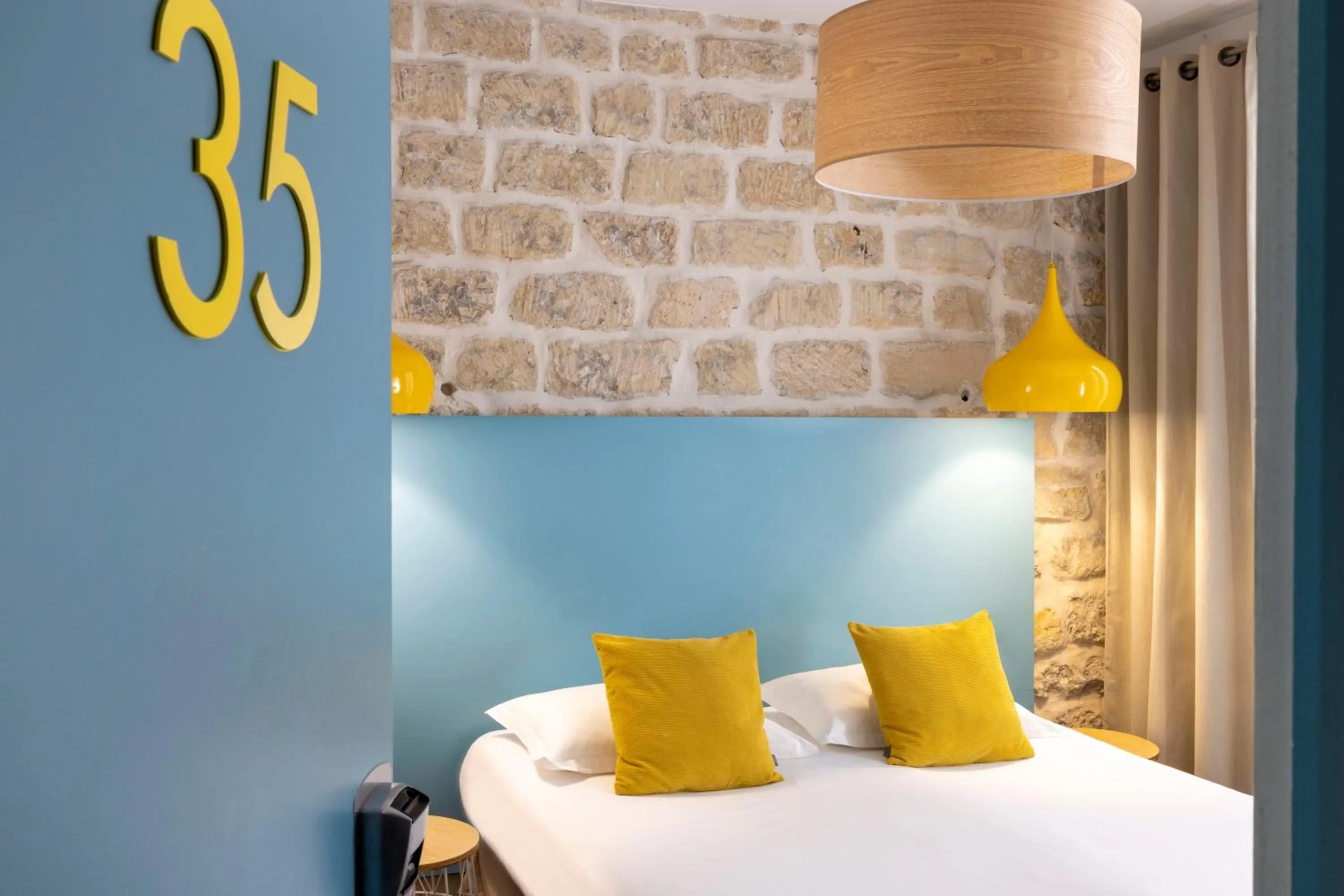 Bed in Le Regent Montmartre by Hiphophostels