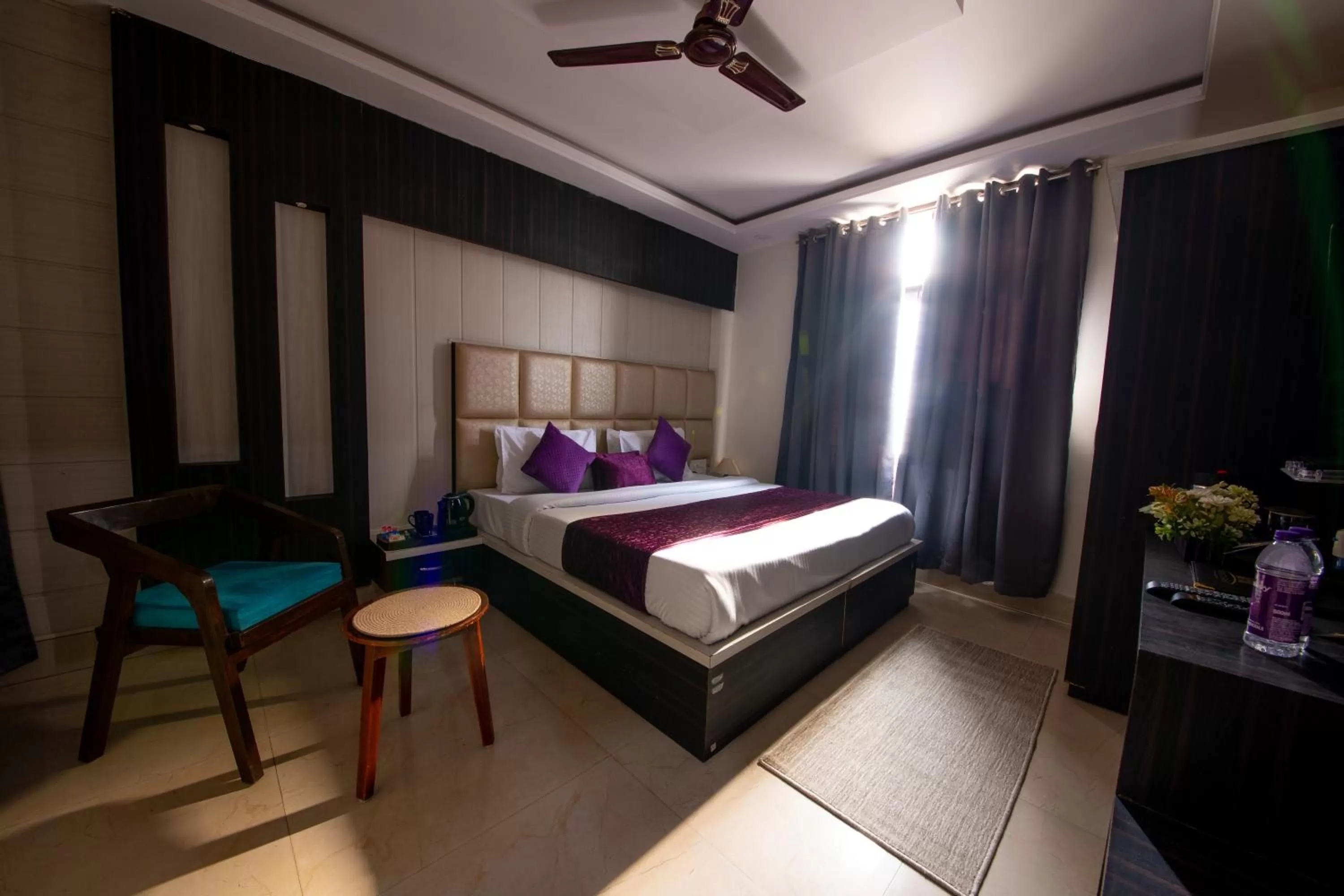 Bed in Grey Castle - Hotel Near Haridwar Railway station