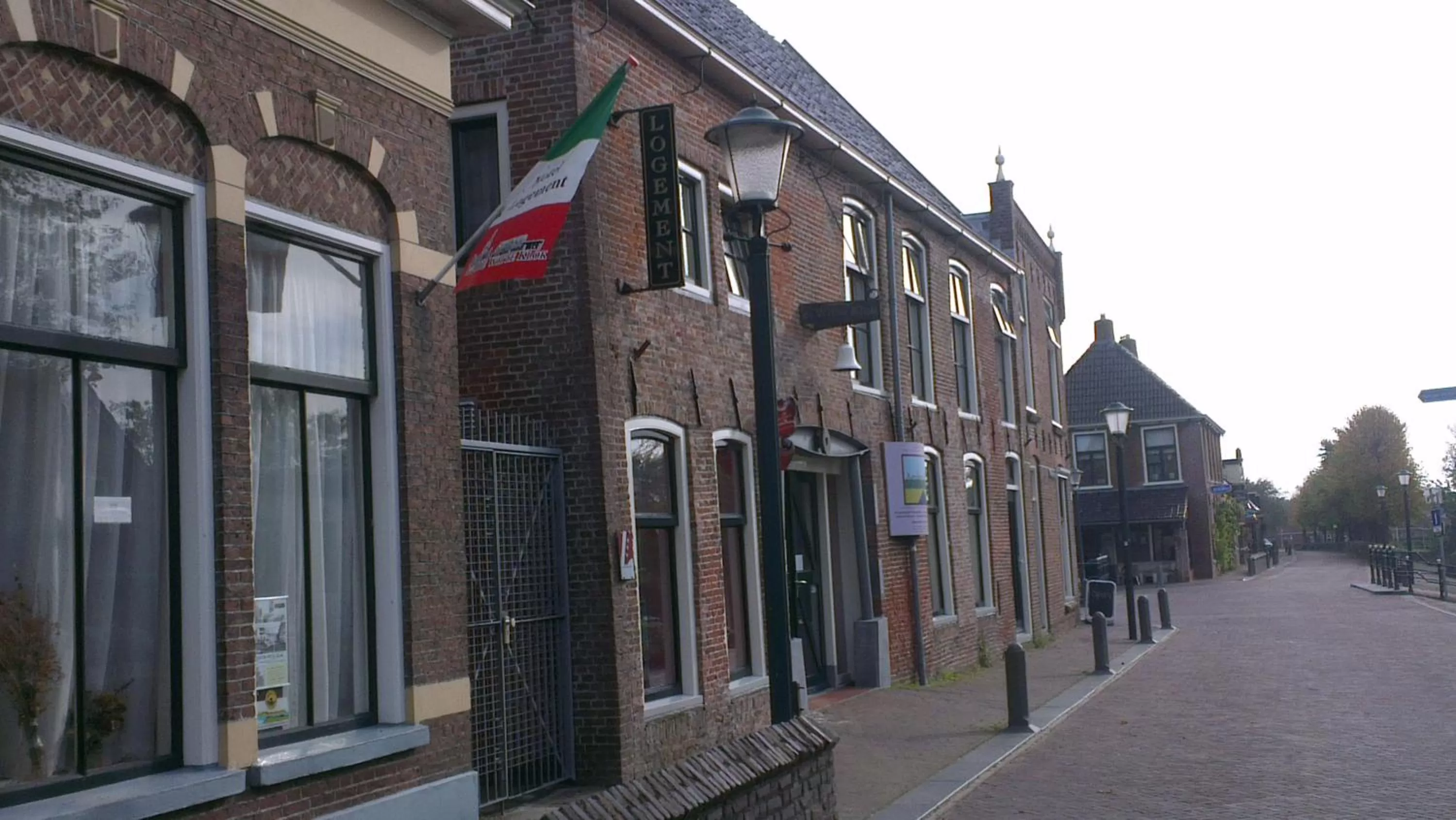 Facade/entrance in Logement 'De witte klok'