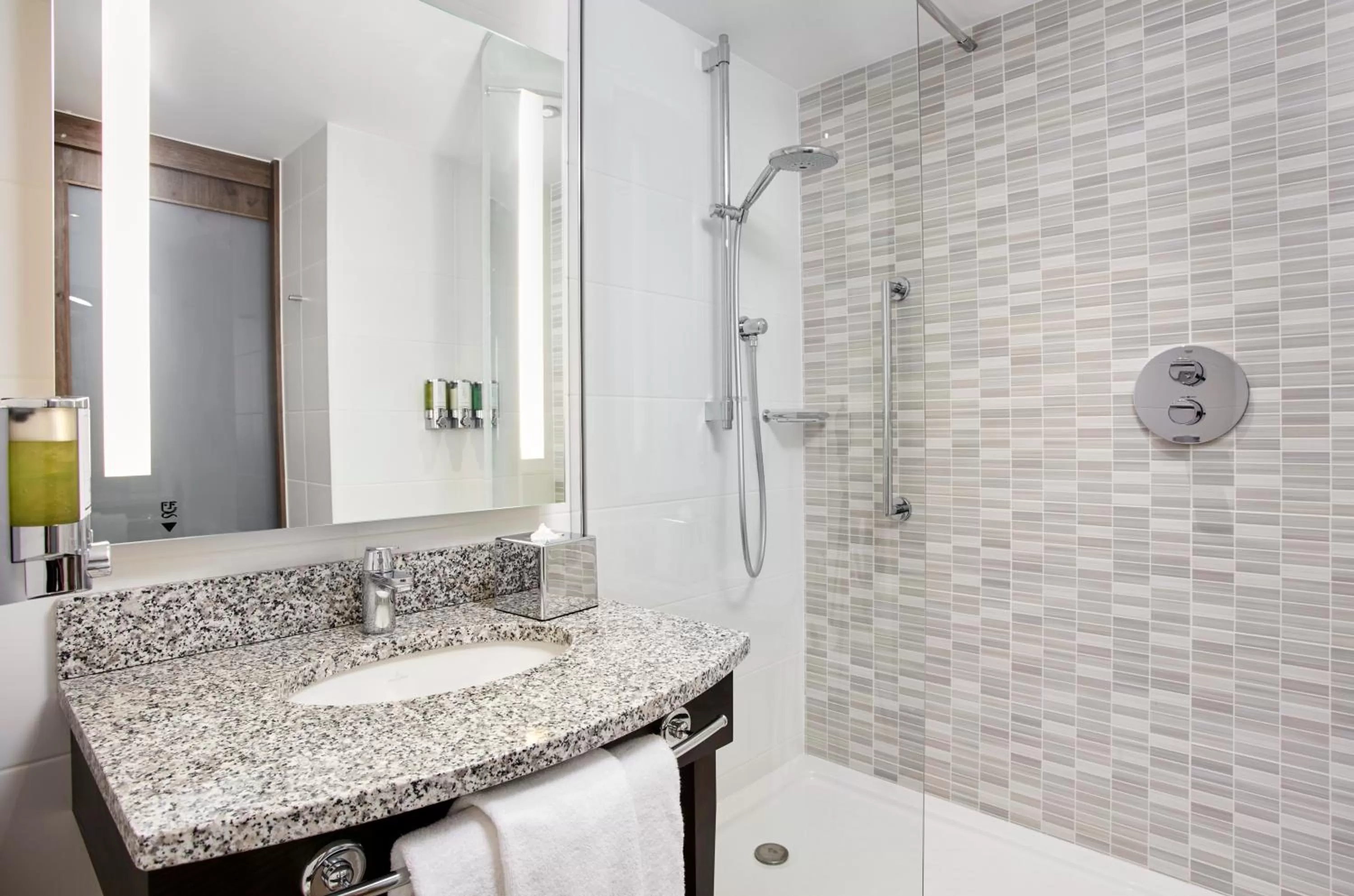 Bathroom in Hampton by Hilton Oxford