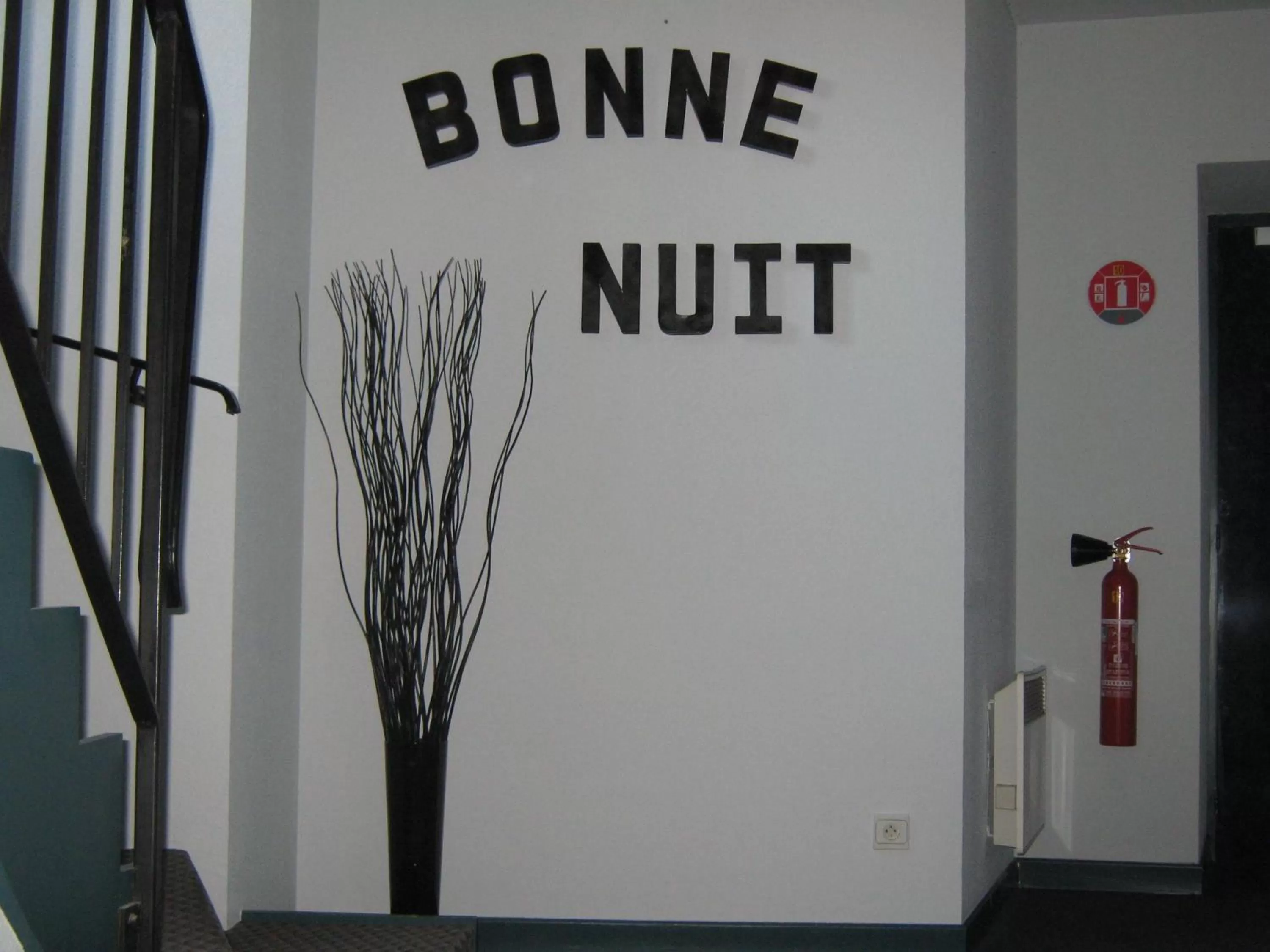 Decorative detail in Hôtel Le Lacuzon