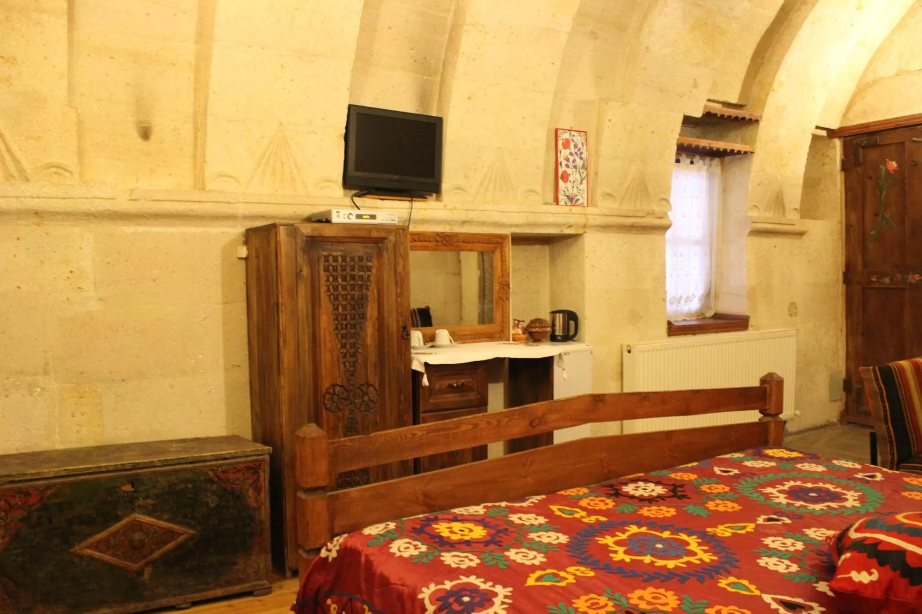 TV and multimedia, Bed in Kismet Cave House