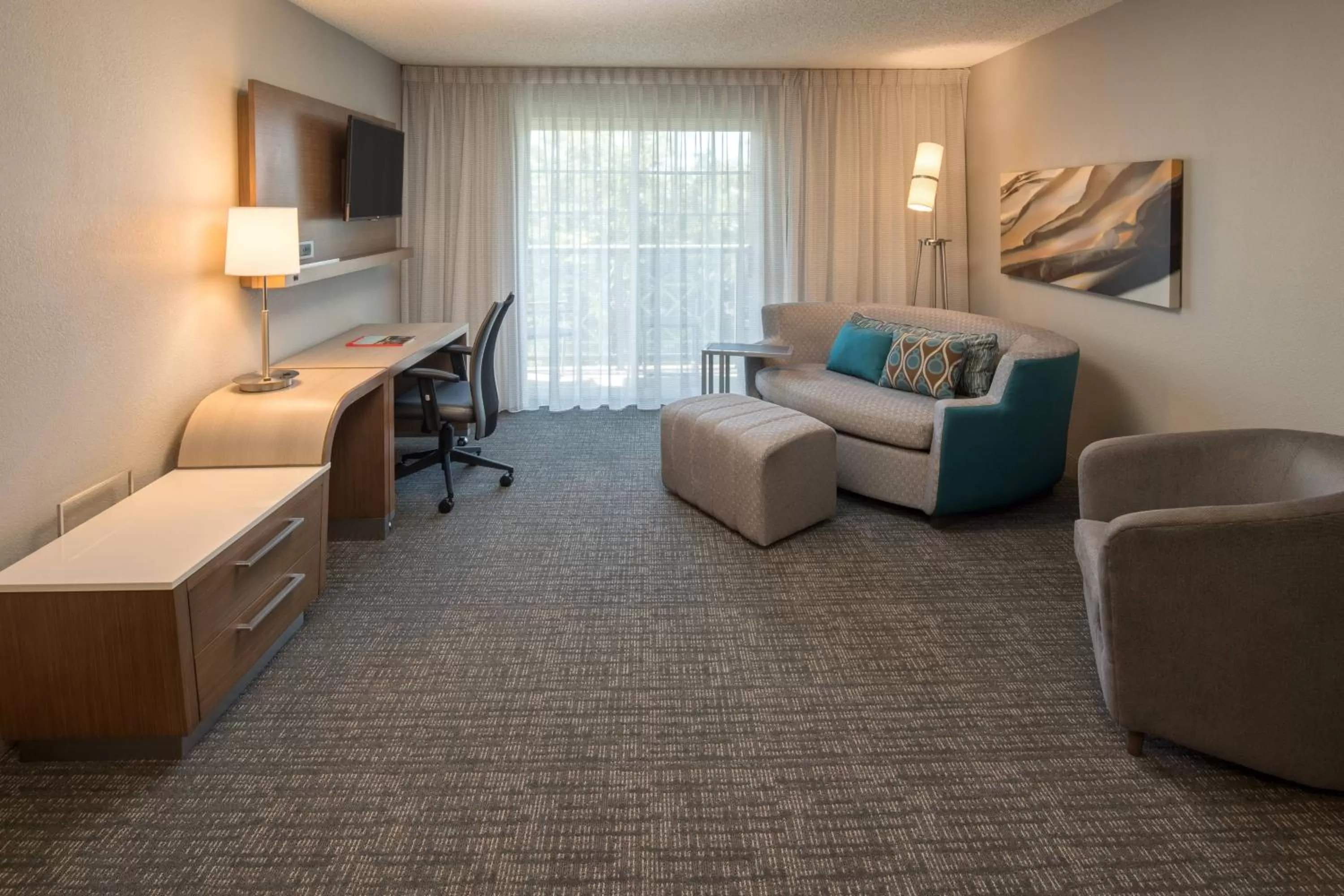 King Suite with Sofa Bed in Courtyard by Marriott Portland North