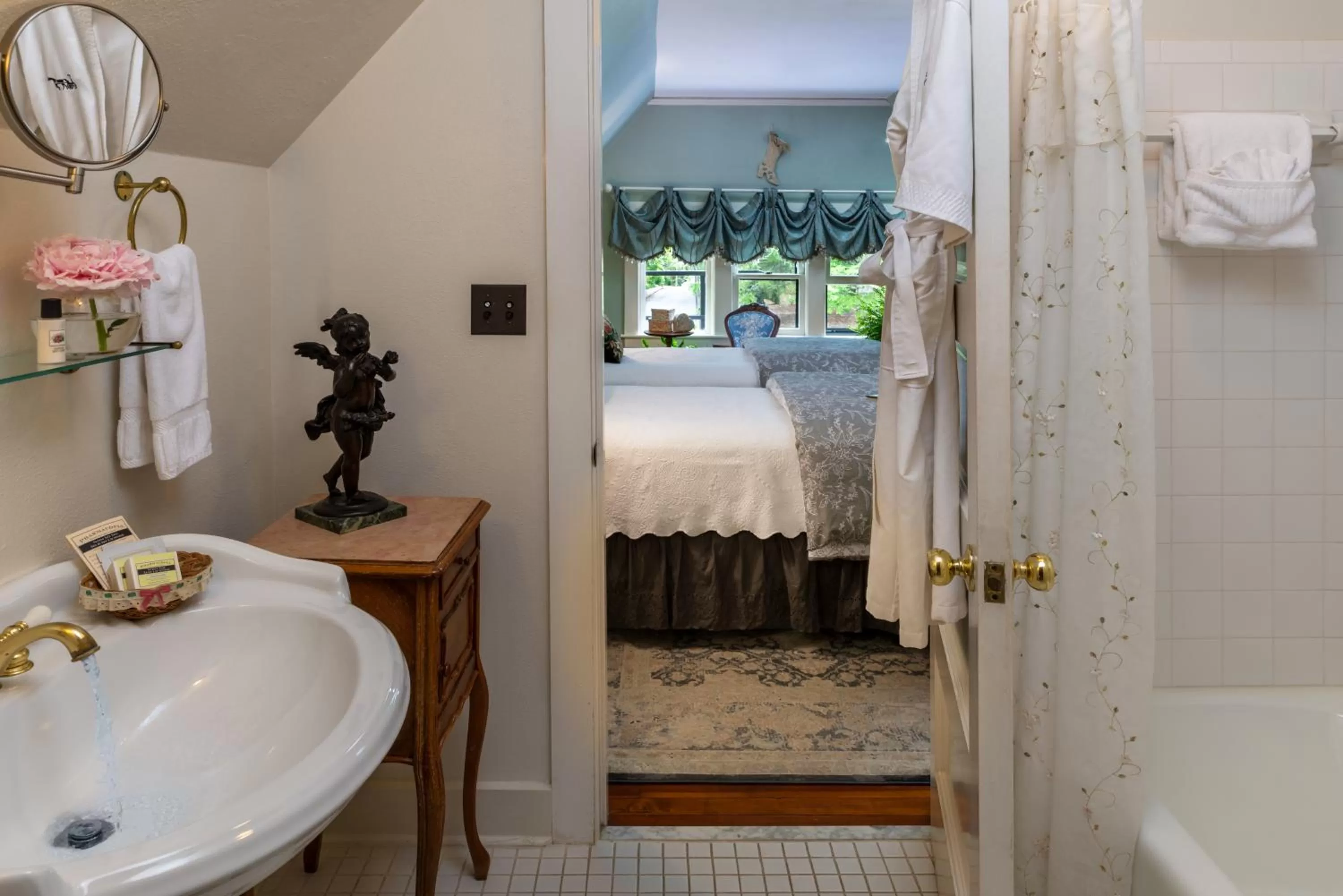 Bathroom in The 1899 Wright Inn & Carriage House