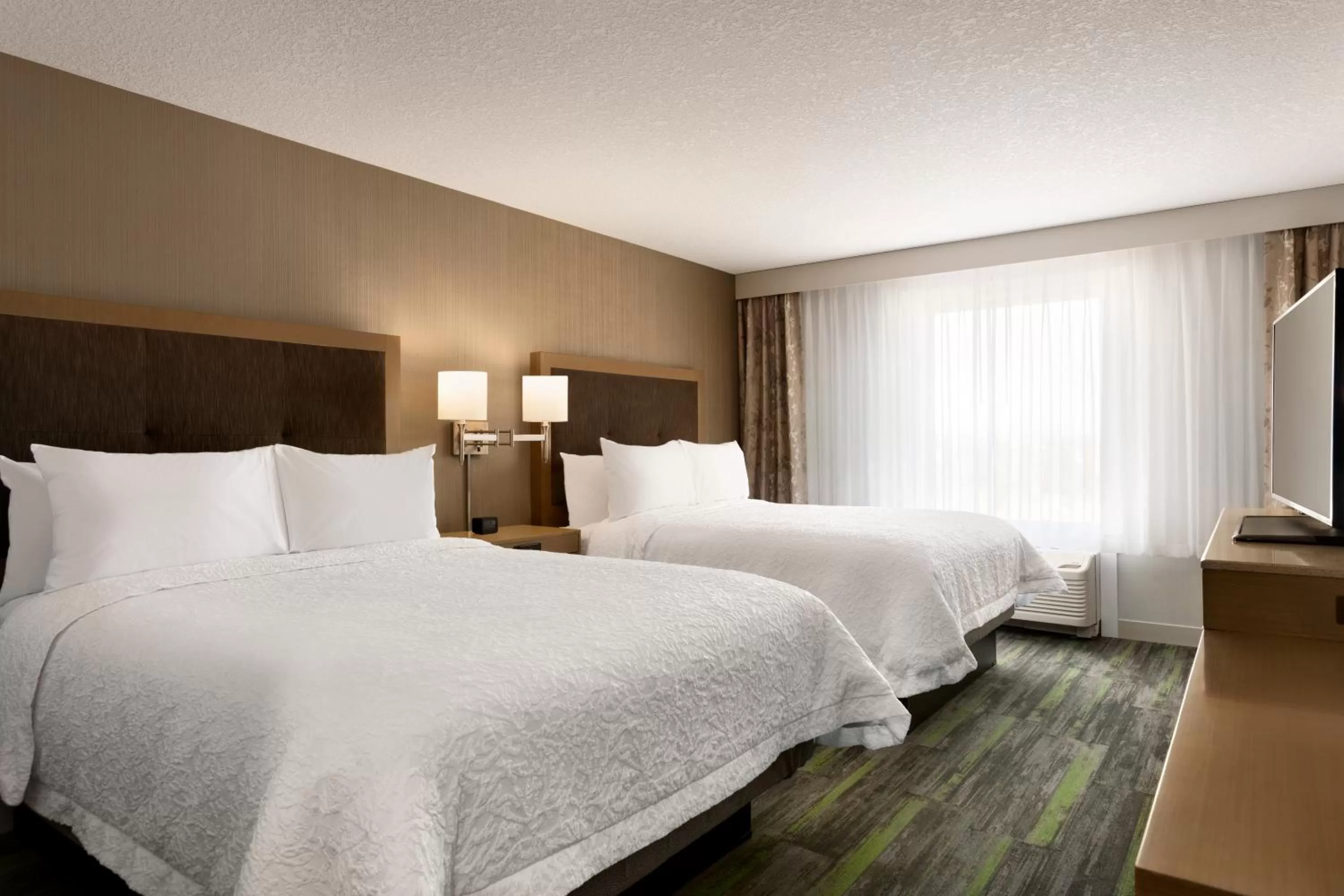 Bedroom, Bed in Ramada by Wyndham St Paul AB