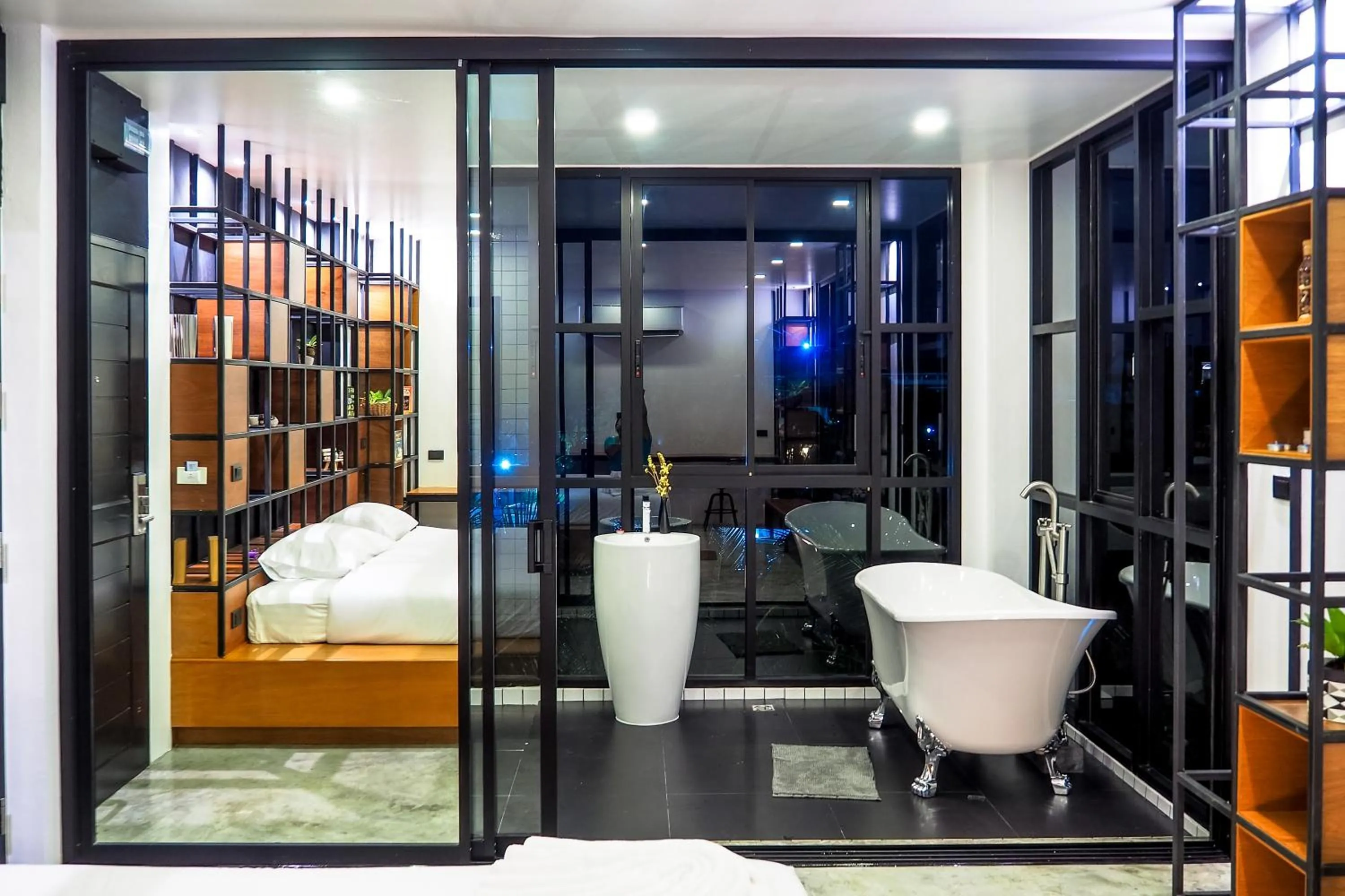 Toilet in Book a Bed Poshtel - SHA Plus