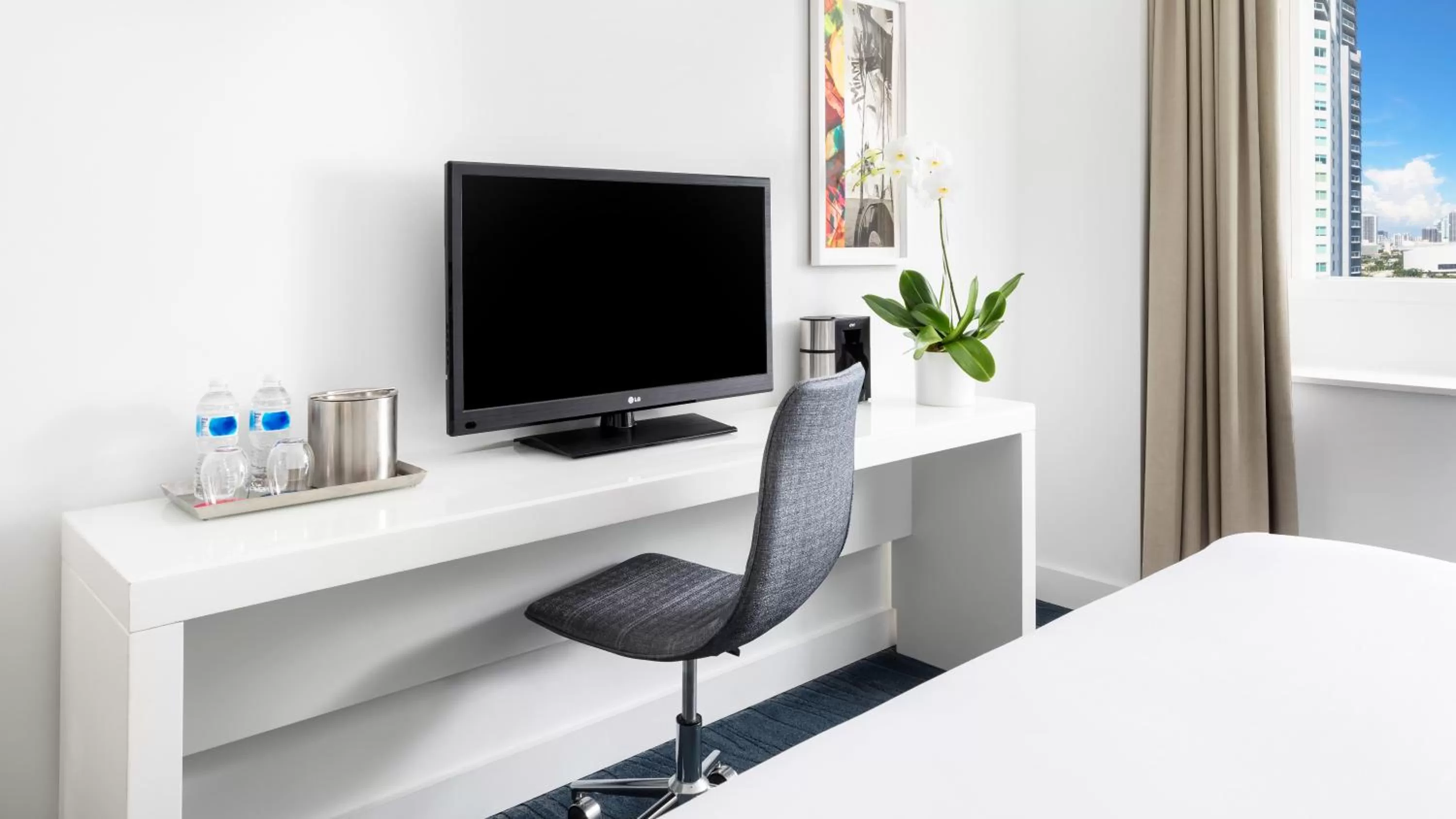 TV and multimedia, Bed in YVE Hotel Miami