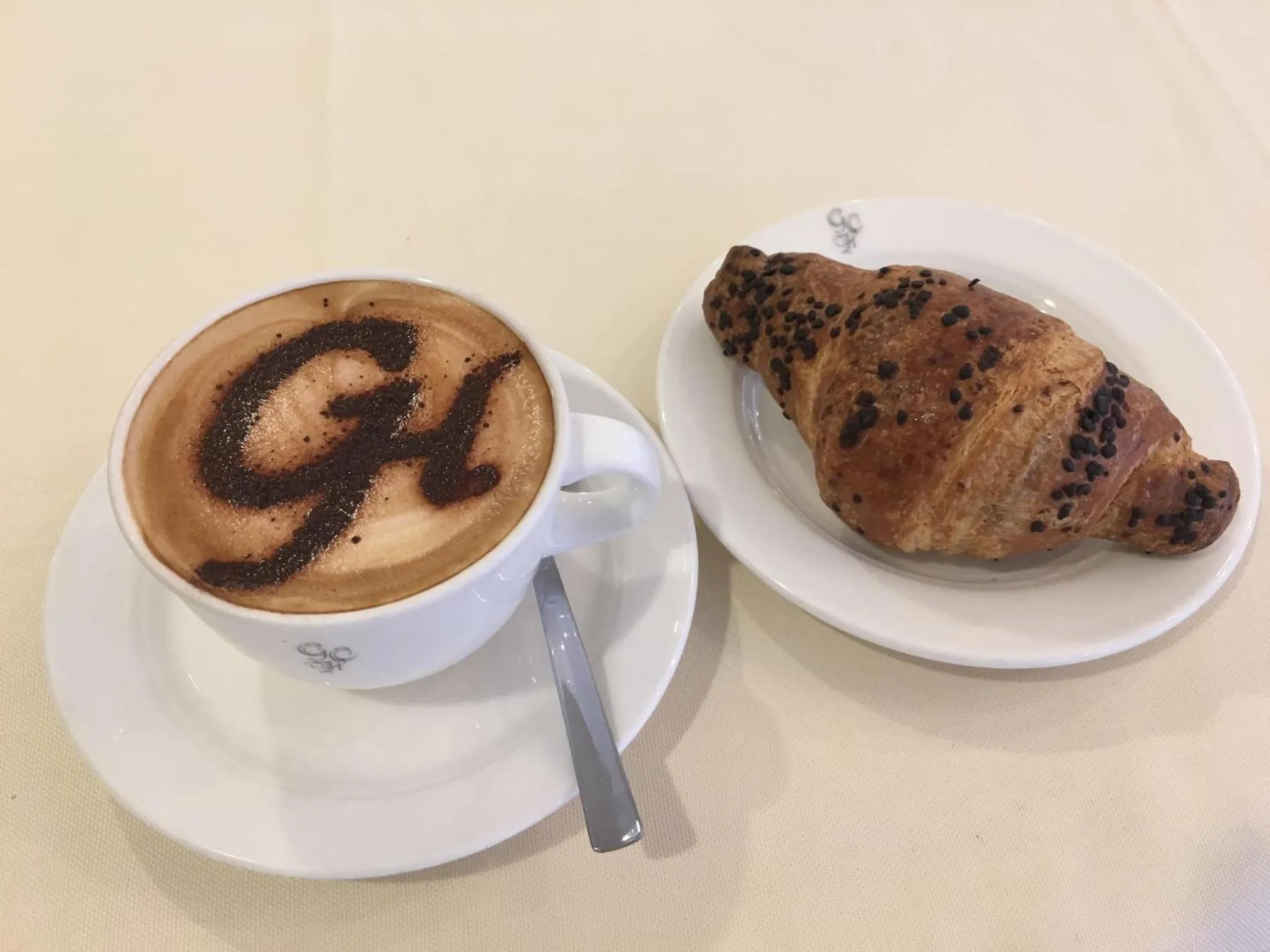 Coffee/tea facilities in Green Hotel