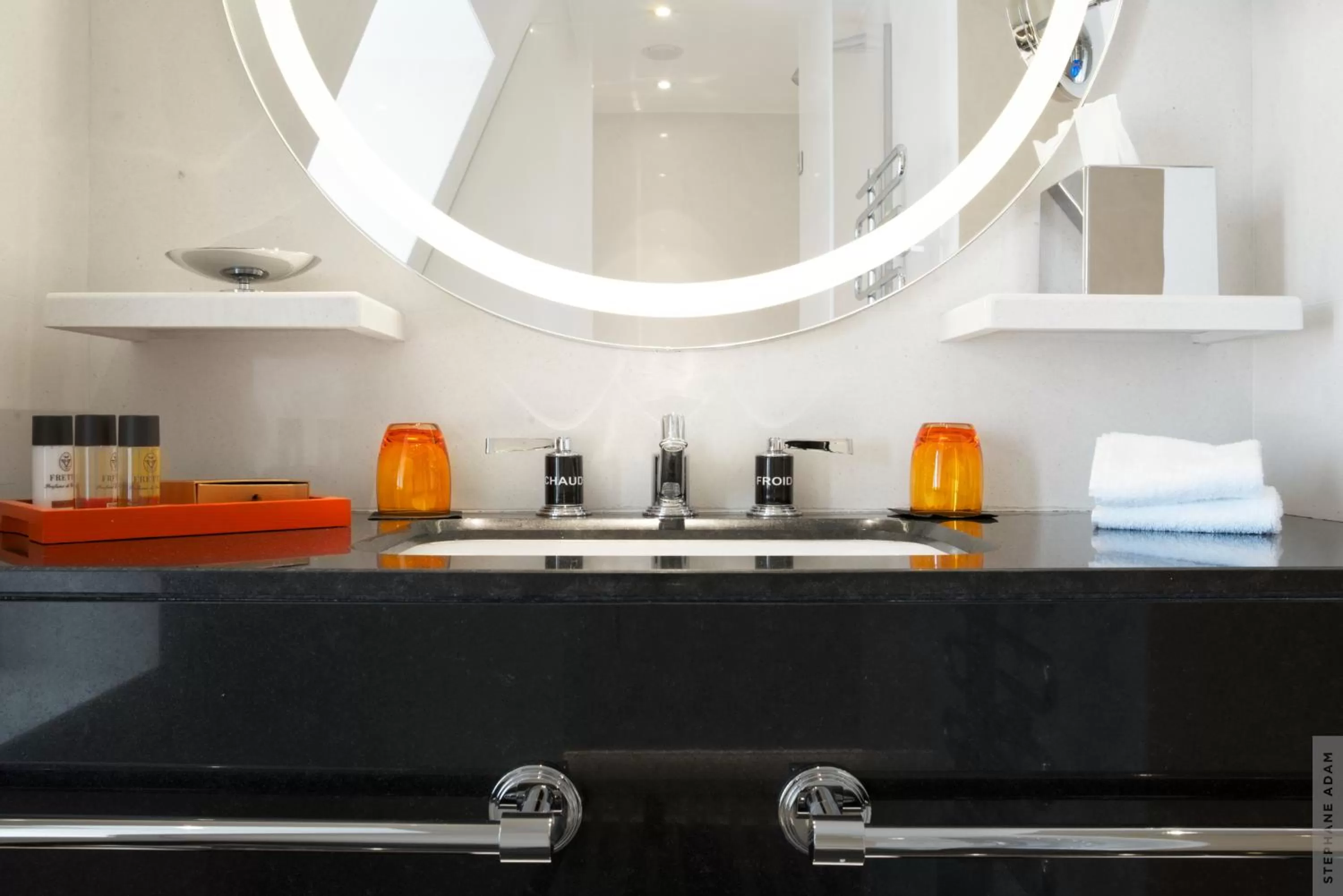 Bedroom in Hotel Montaigne