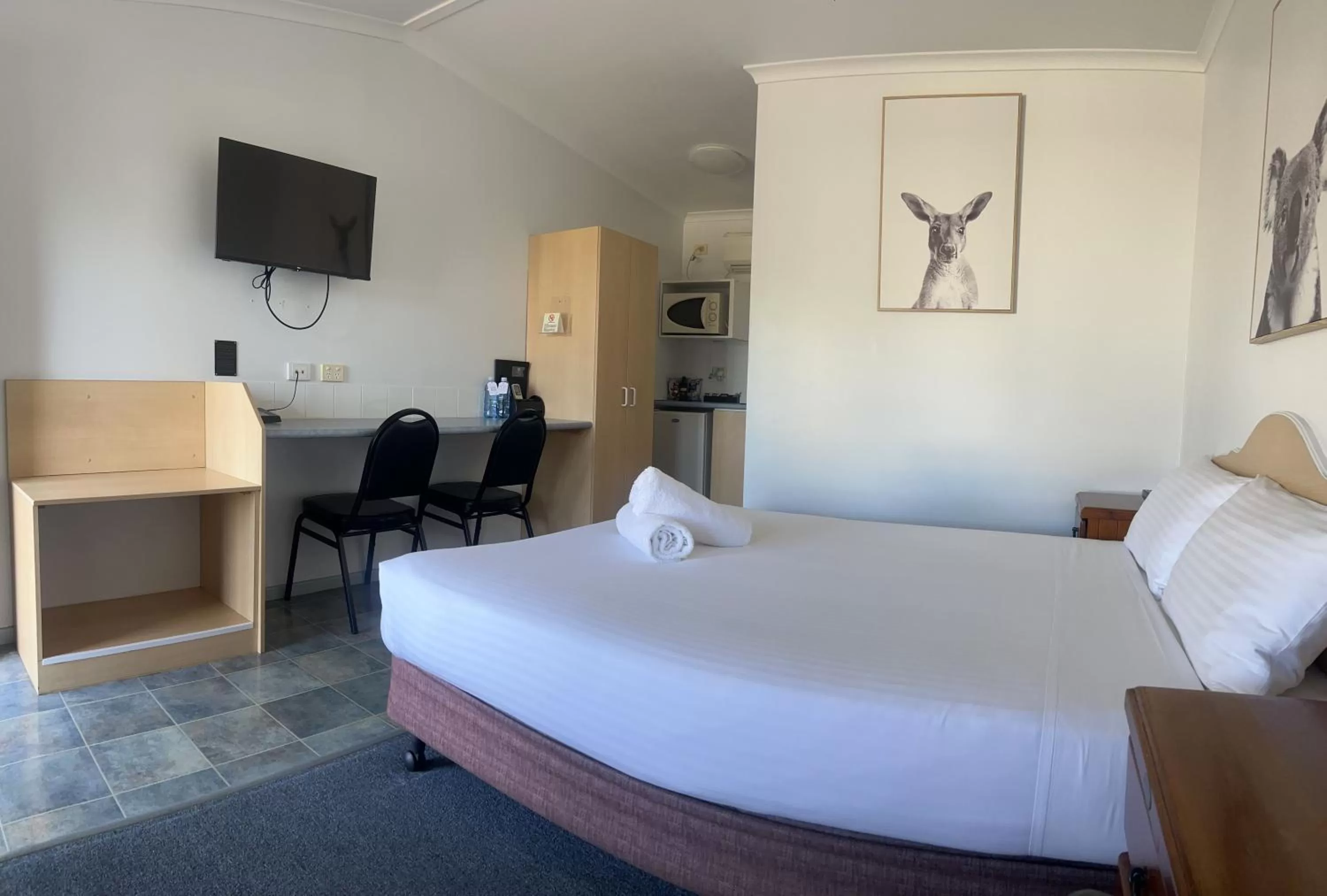 Bed in Pete's Place Roma