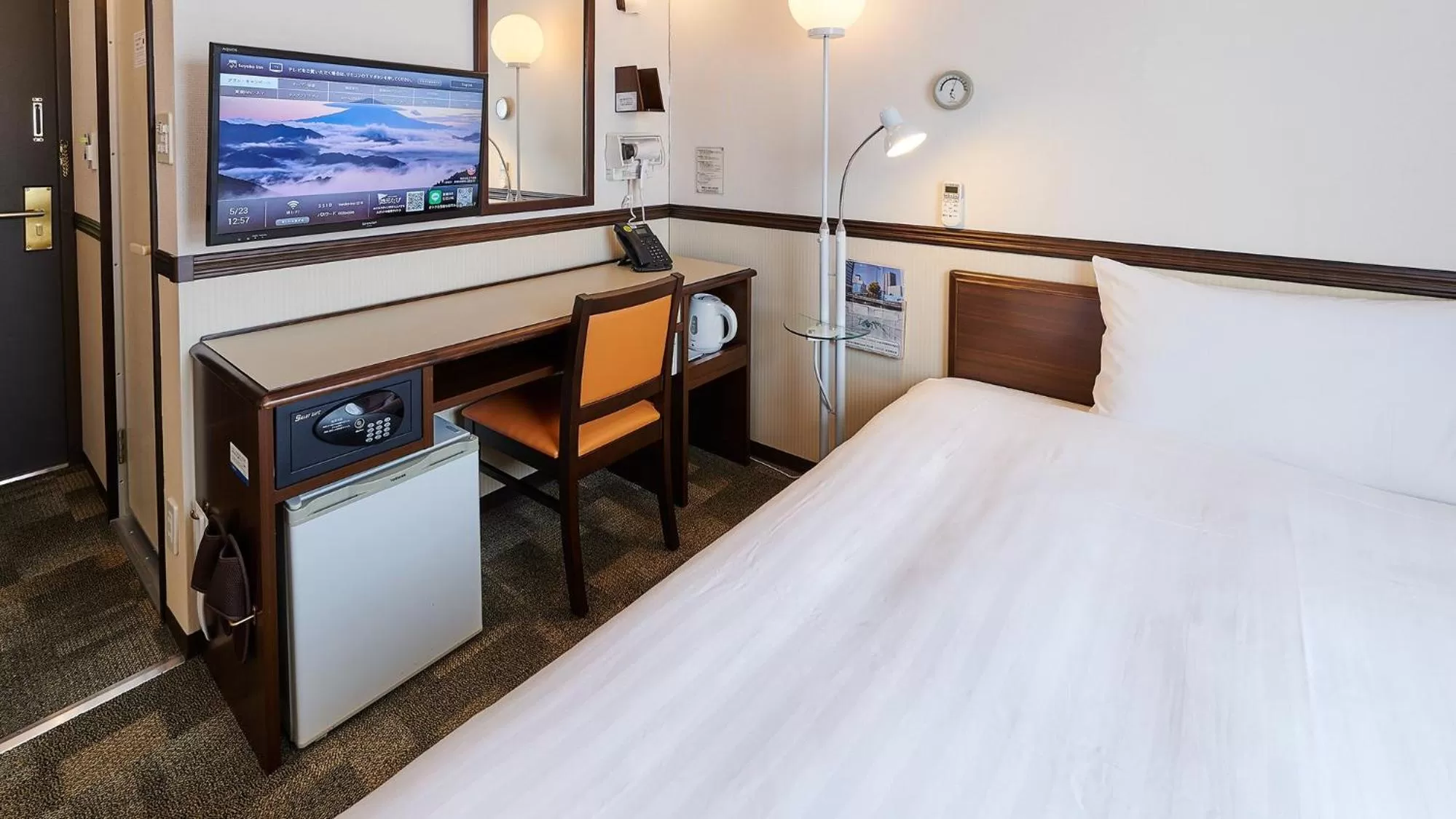 Bedroom, Bed in Toyoko Inn Osaka Namba Nippombashi