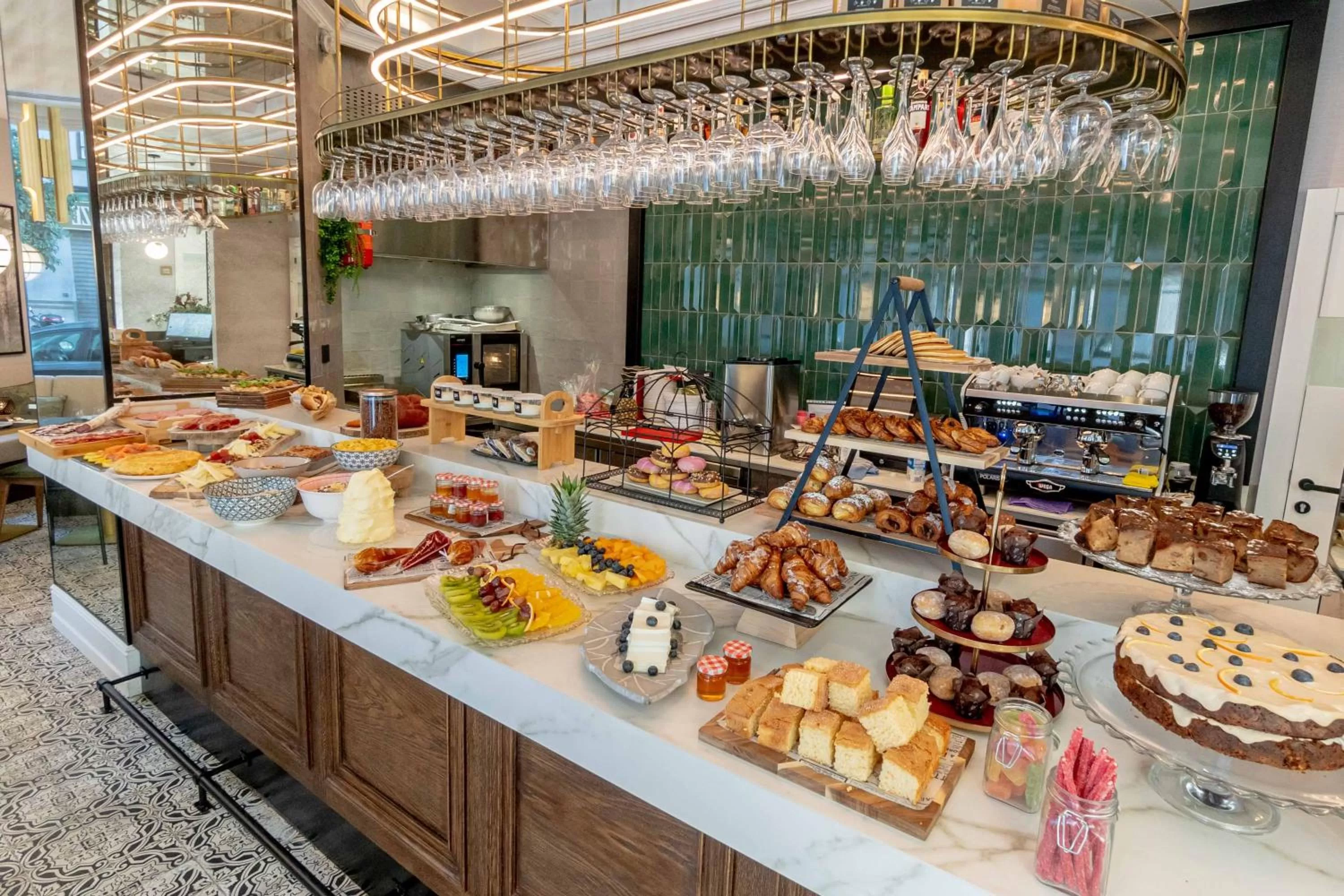 Breakfast in L&H Gran Vía Valencia