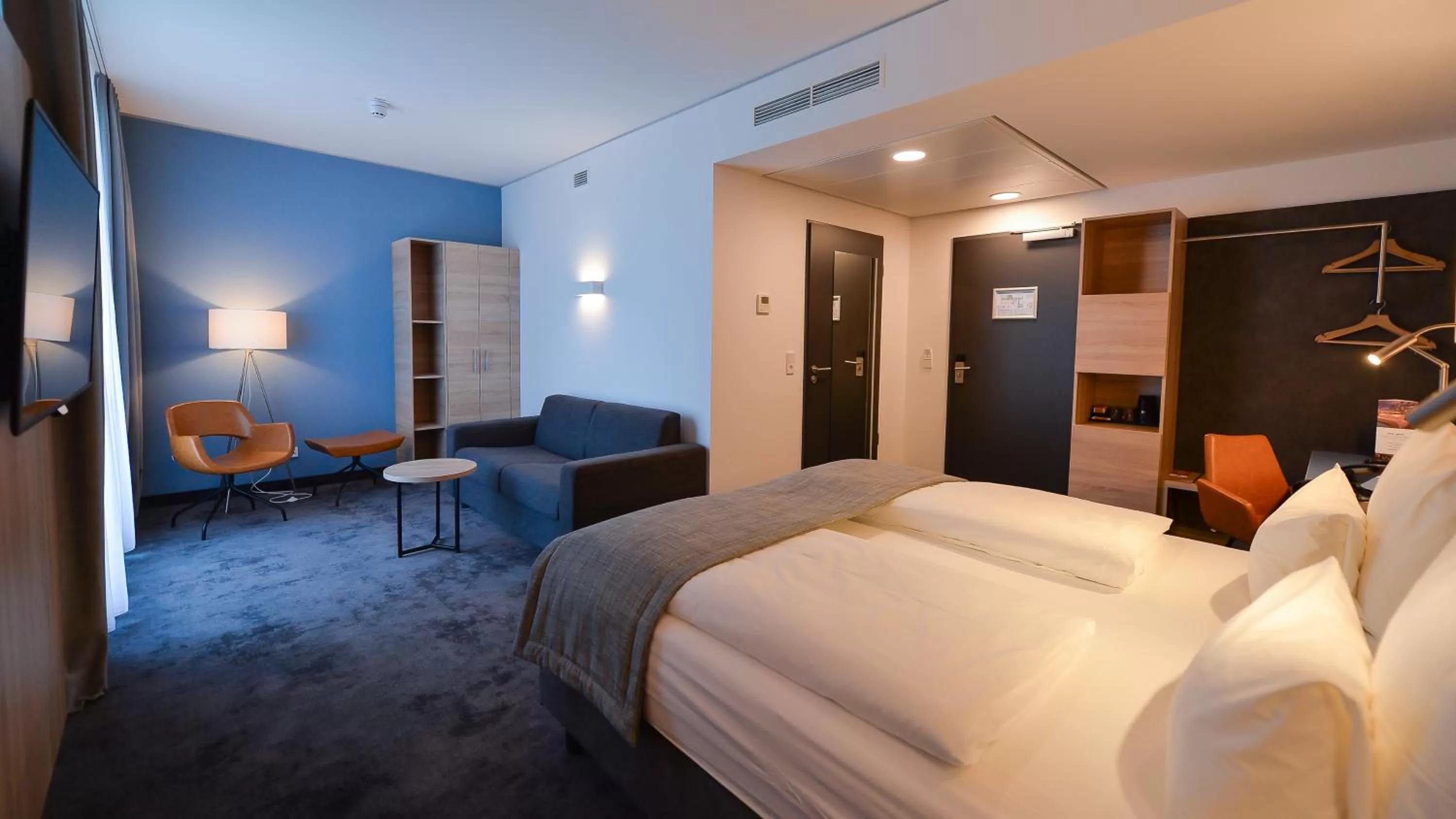 Photo of the whole room, Bed in Best Western Hotel Wiesbaden