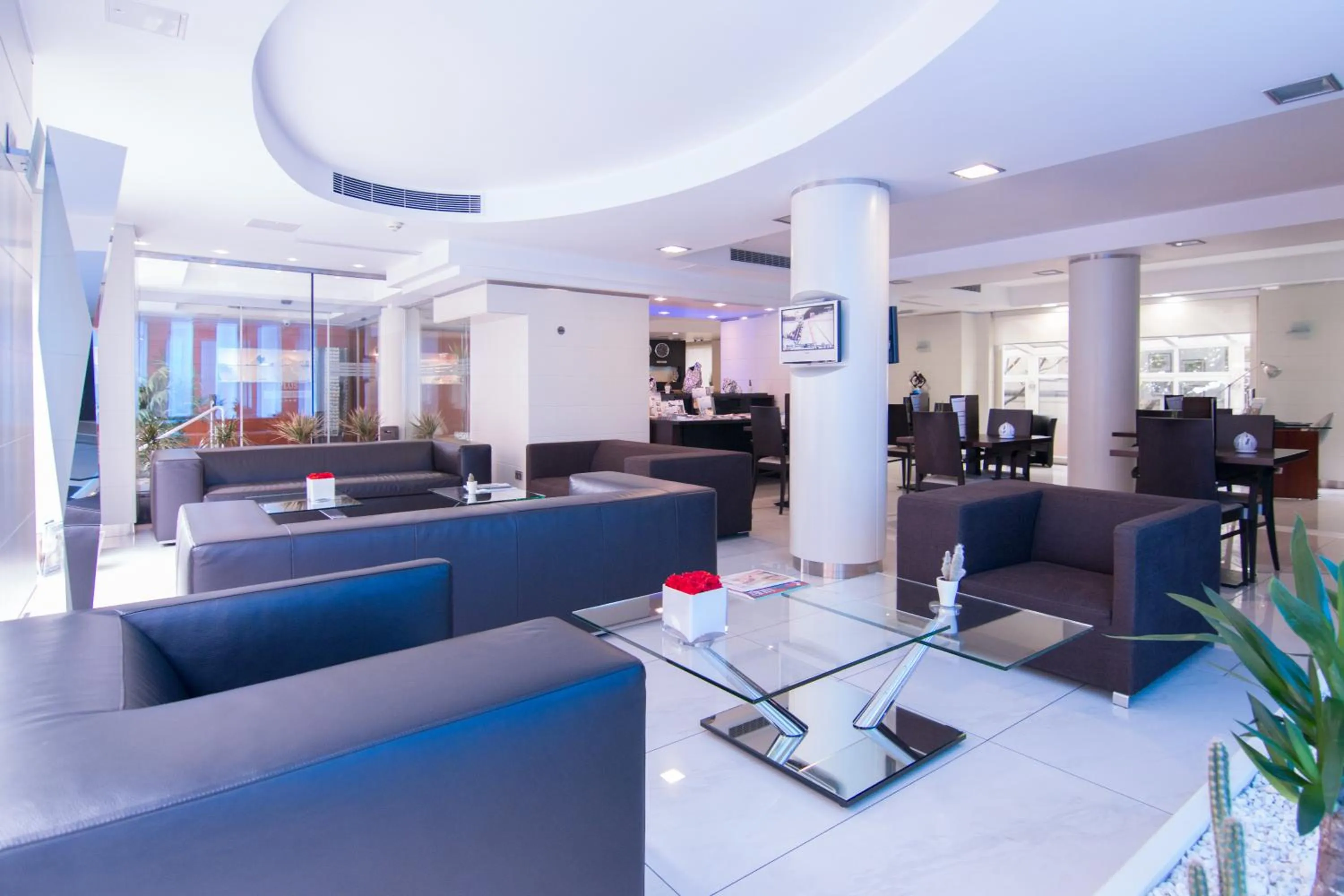 Lounge or bar in Best Western Plus Grand Hotel Victor Hugo