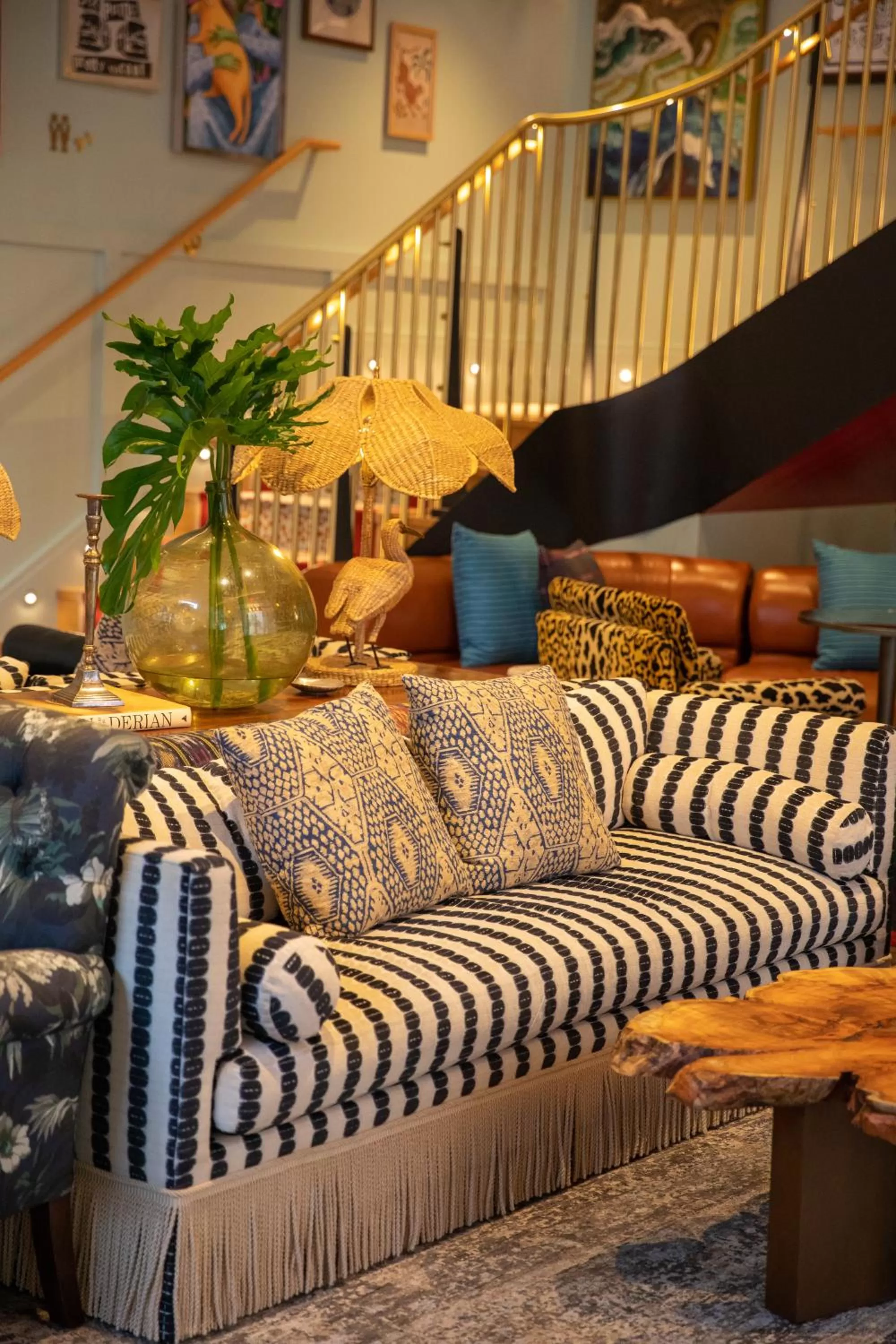 Lounge or bar in Virgin Hotels New Orleans