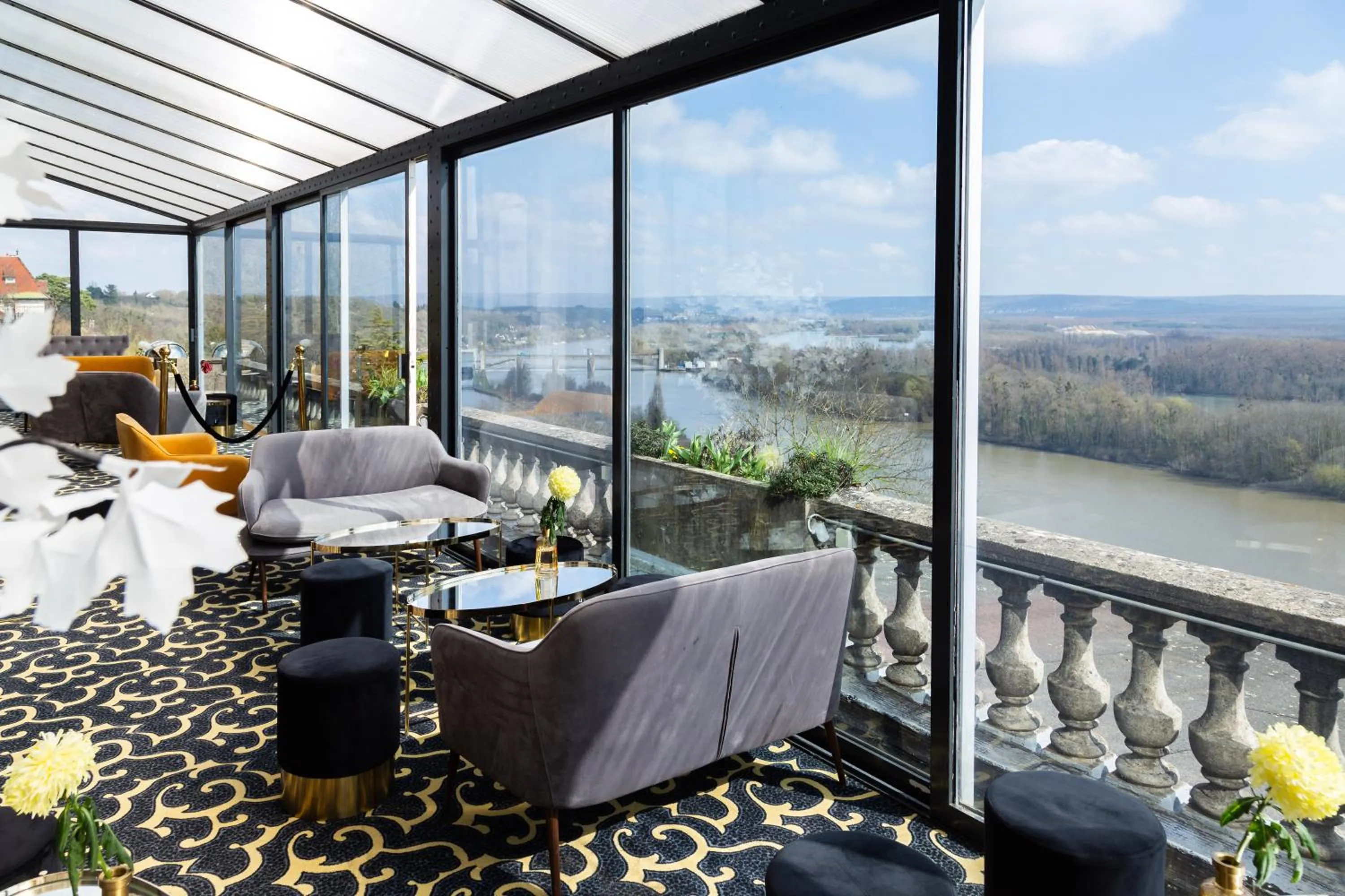 Lounge or bar in Domaine De La Corniche