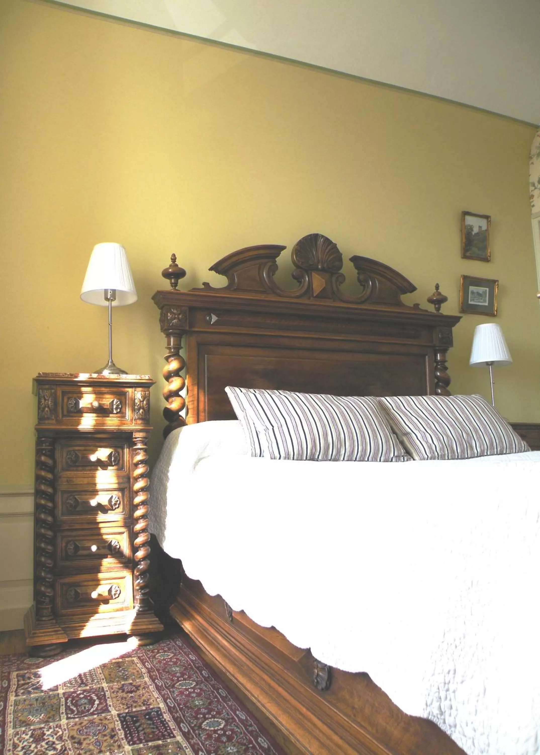 Bed in Hôtel Diderot