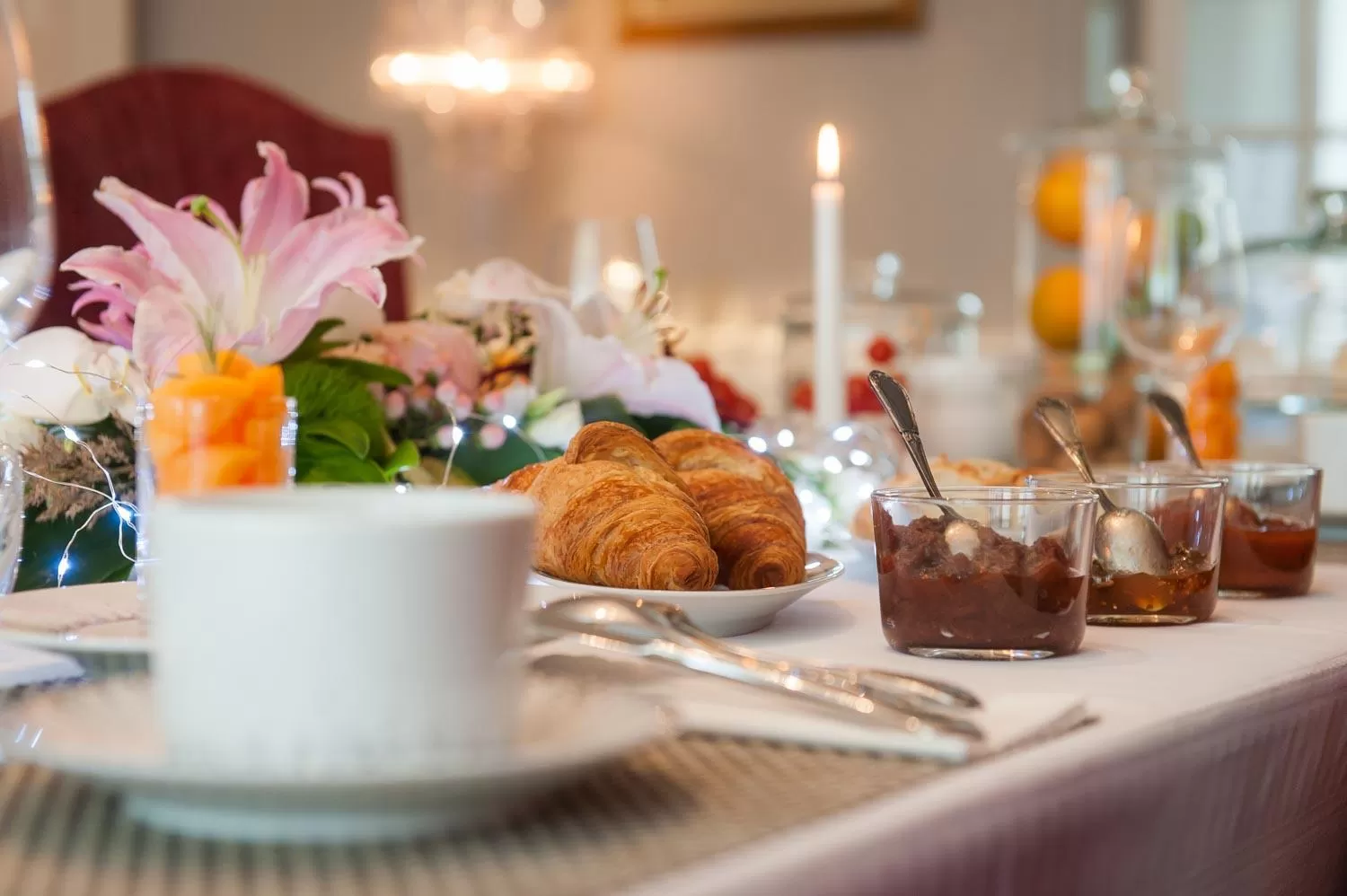 Continental breakfast in Le Petit Matin