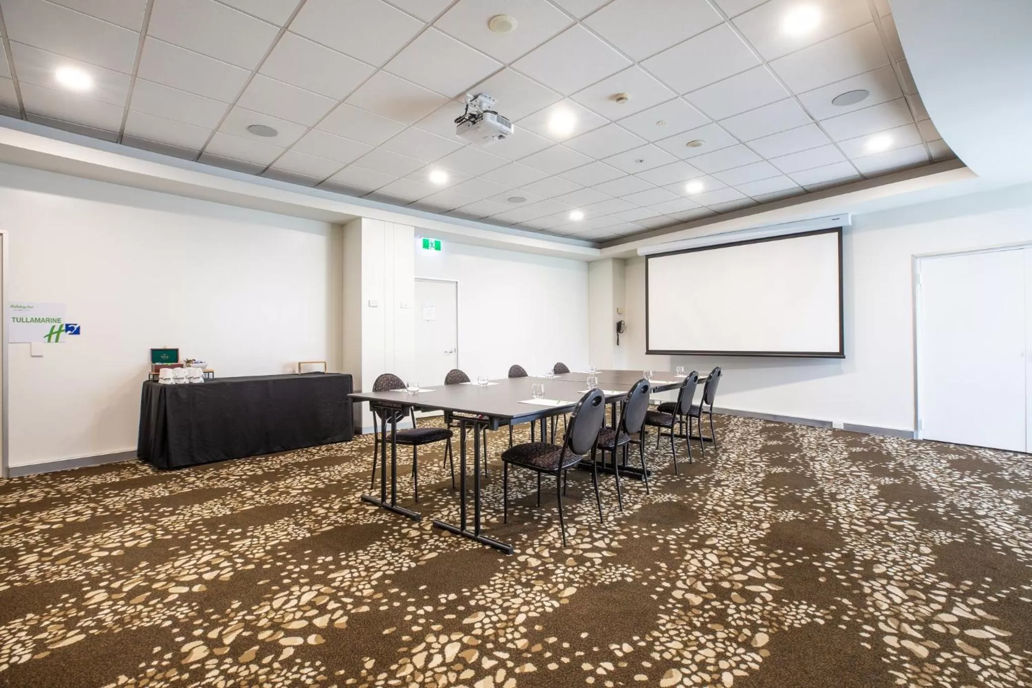 Meeting/conference room in Holiday Inn Melbourne Airport by IHG