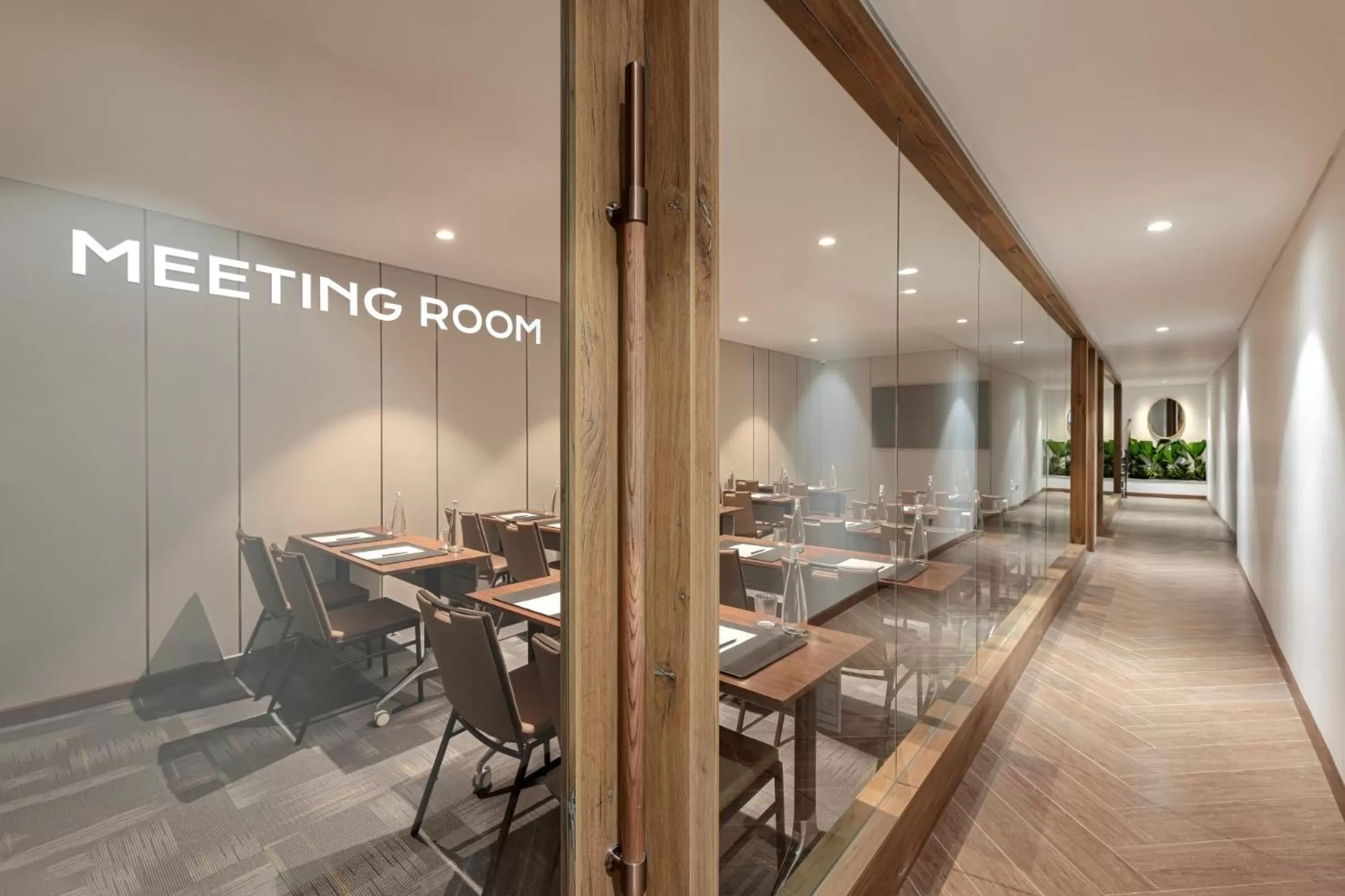 Text overlay in La Siesta Classic Hang Thung