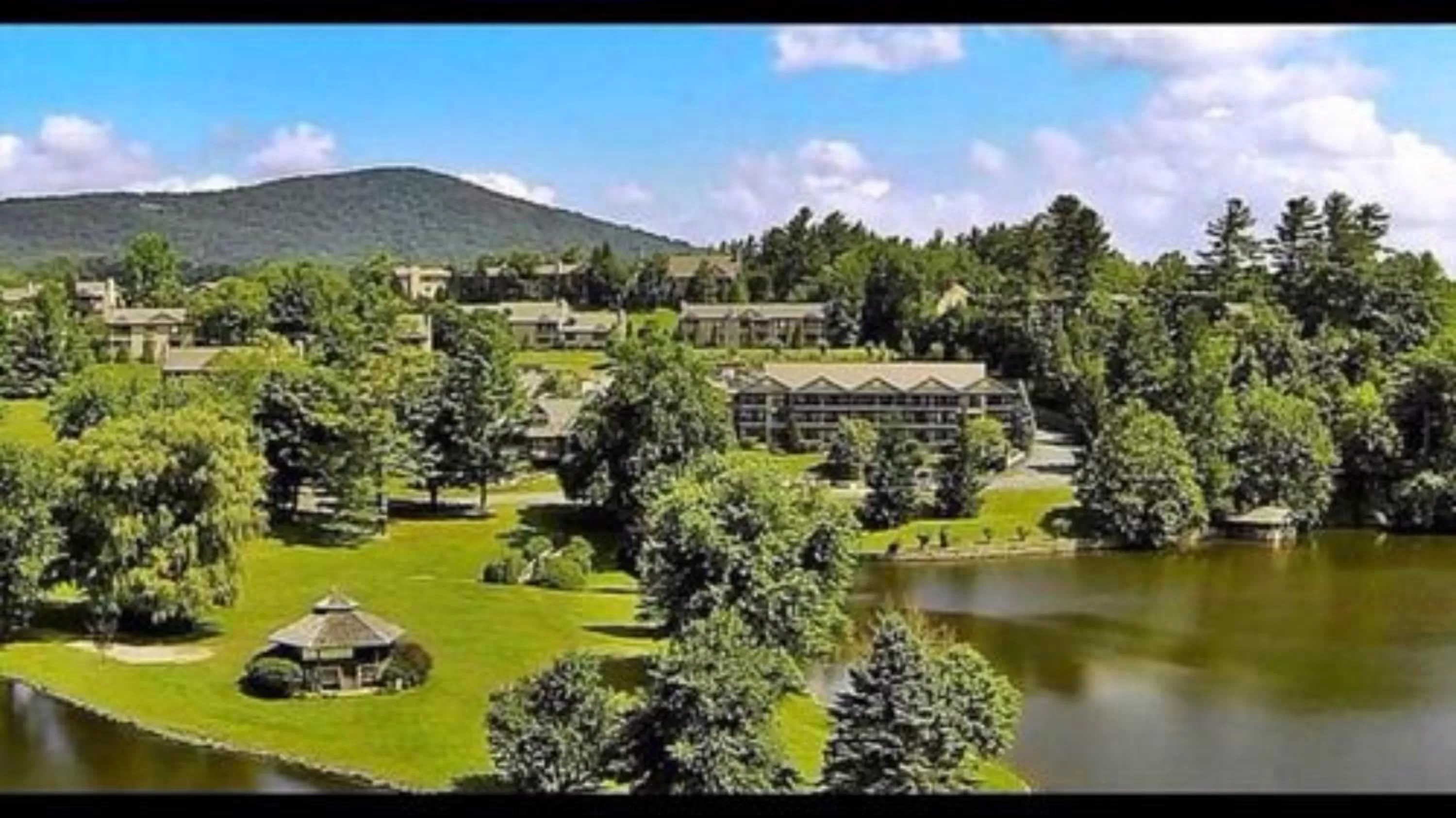Bird's eye view in Bob Timberlake Inn at Chetola Resort
