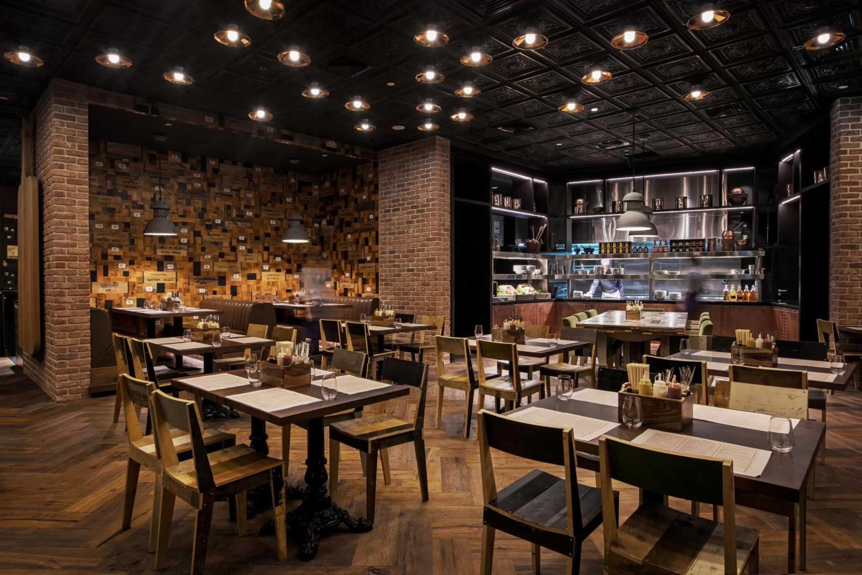 Restaurant/places to eat in Mondrian Doha