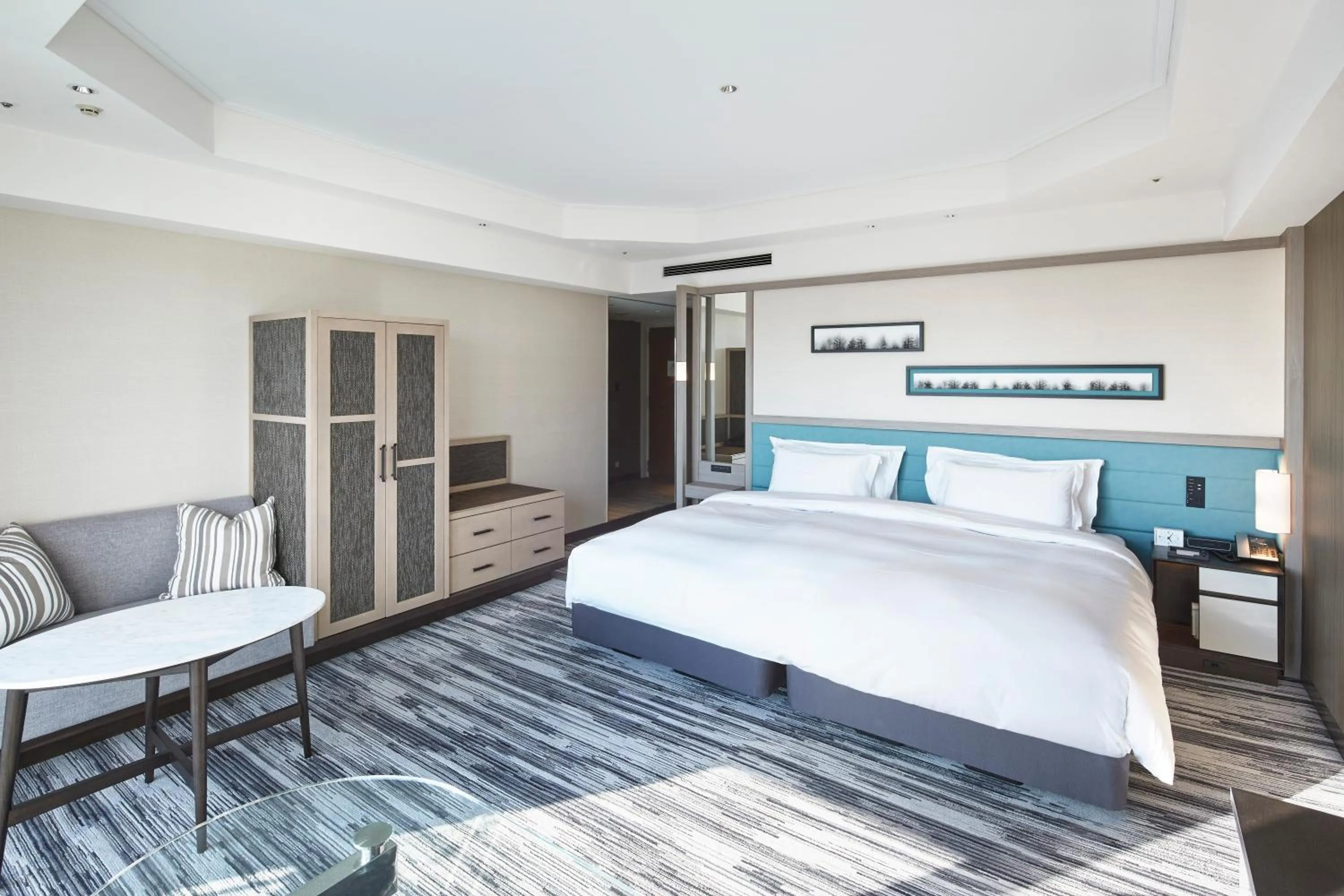 Photo of the whole room, Bed in The Prince Park Tower Tokyo - Preferred Hotels & Resorts, LVX Collection