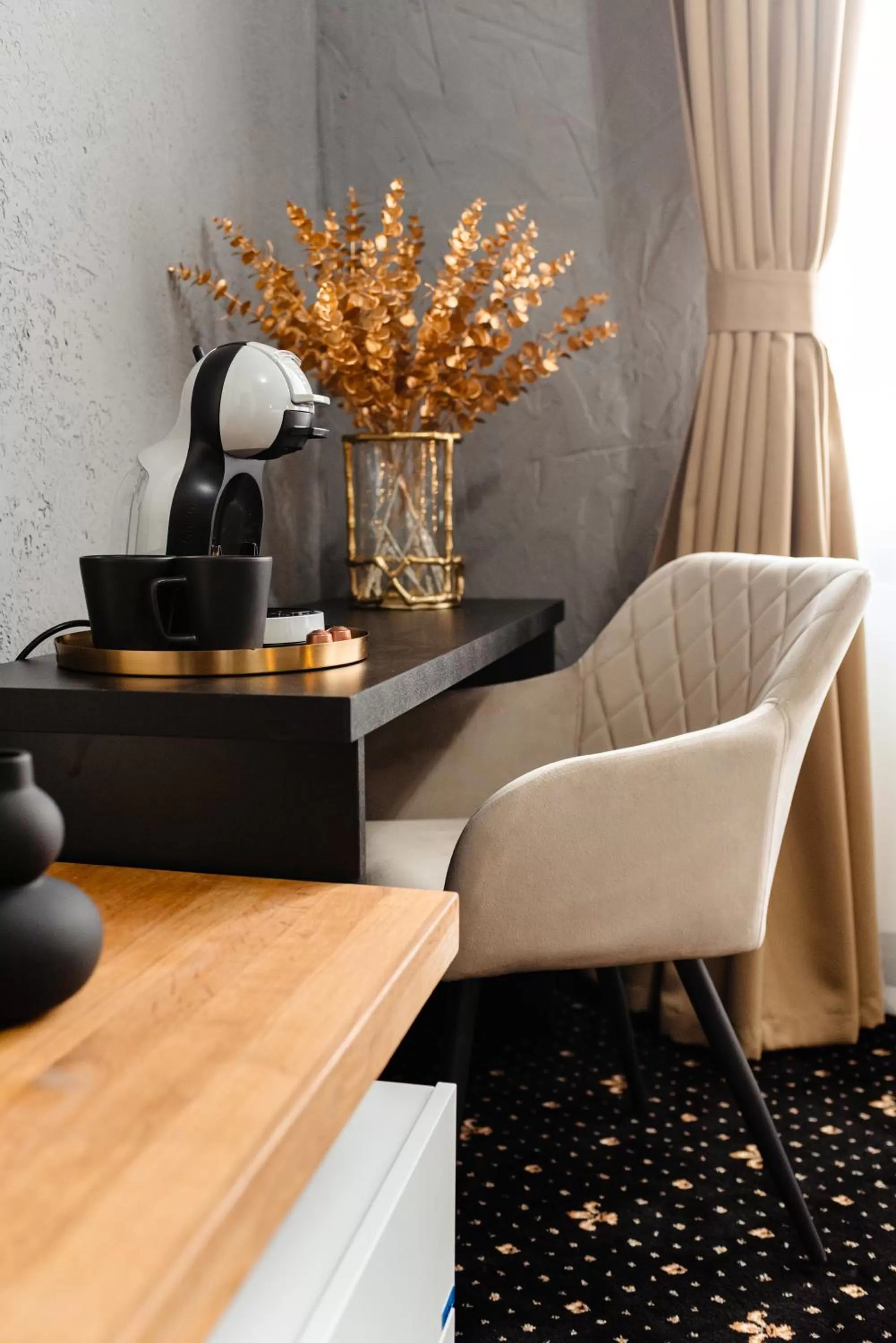 Coffee/tea facilities in Palace Bulevard Inn