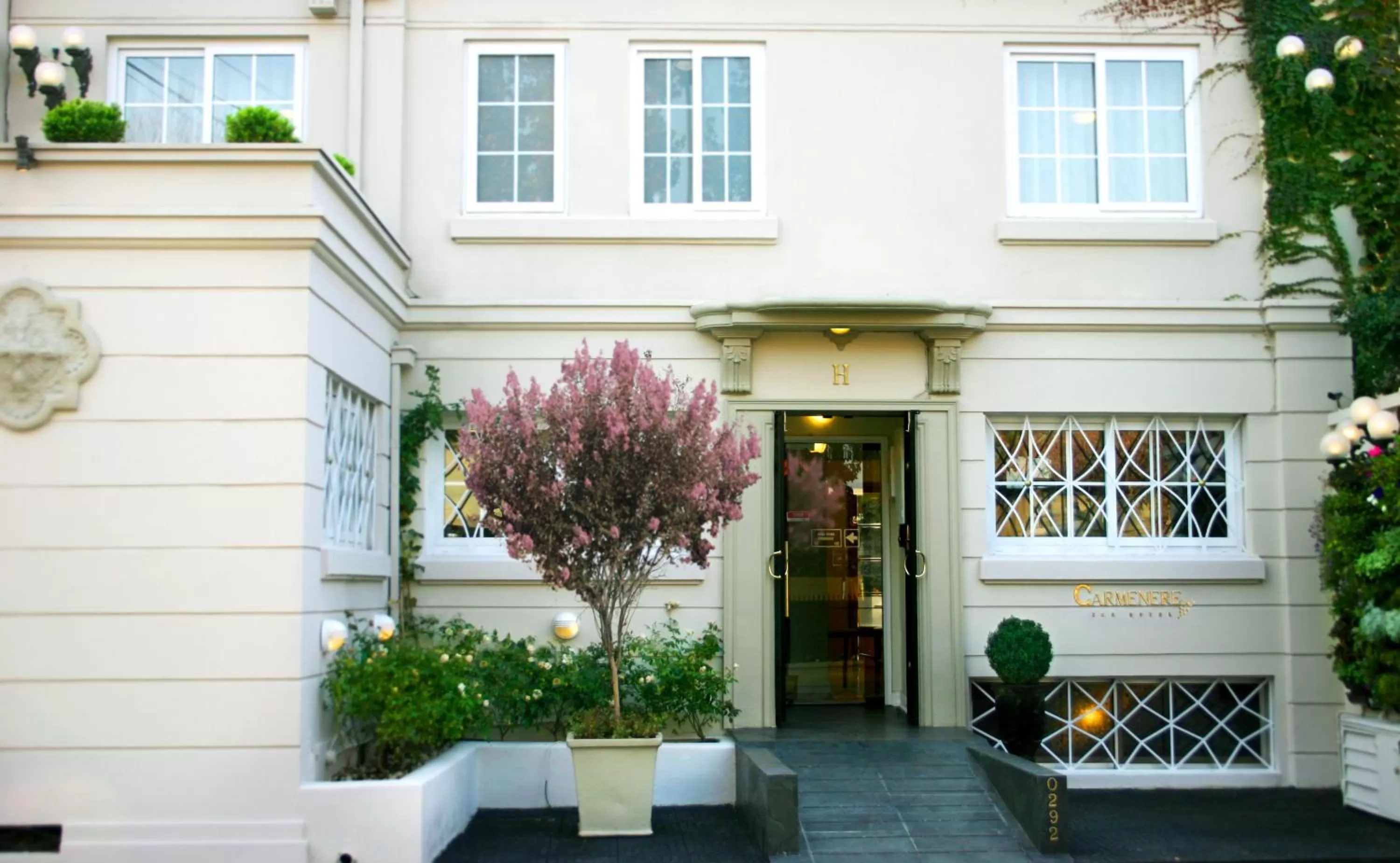 Facade/entrance, Property Building in Carménére Ecohotel