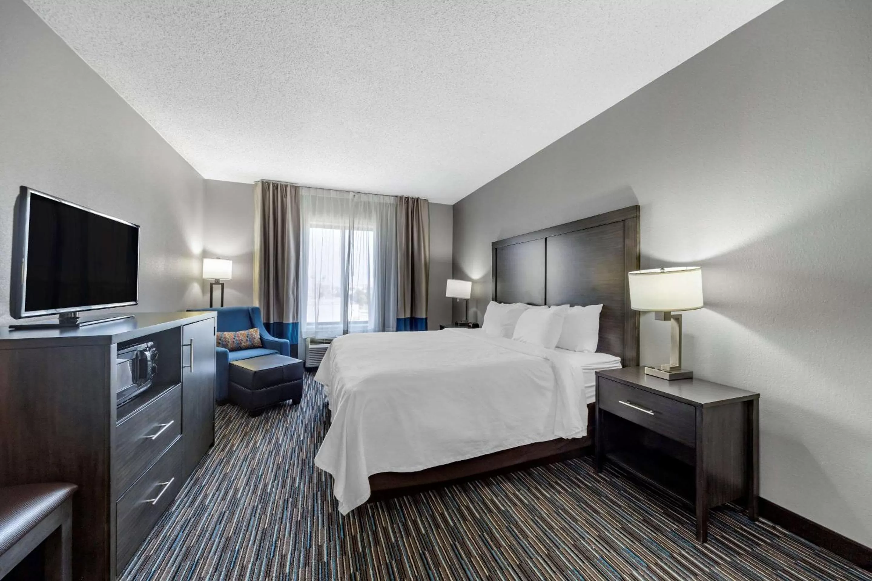 Photo of the whole room in Comfort Inn and Suites Quail Springs