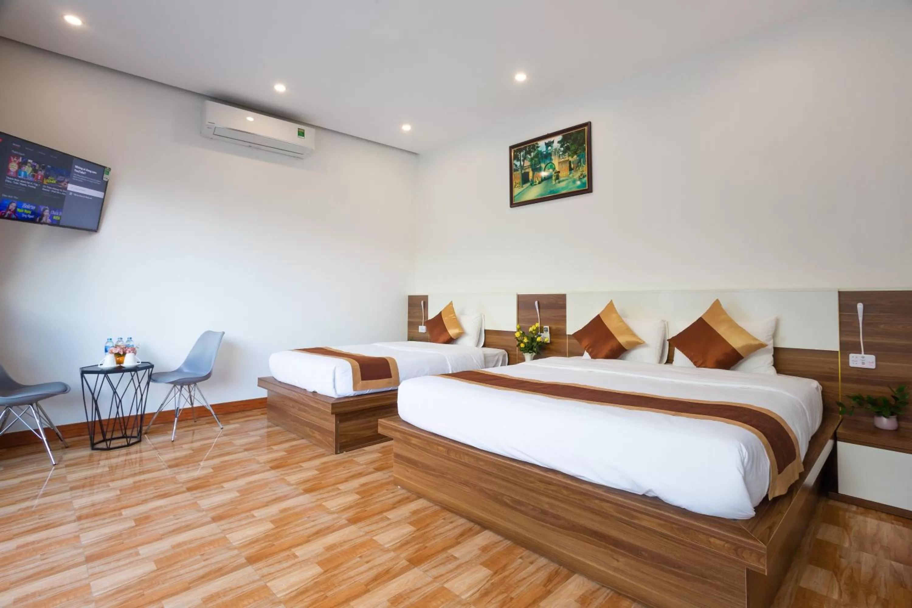 Bed in TAM COC SUNSHINE HOTEL