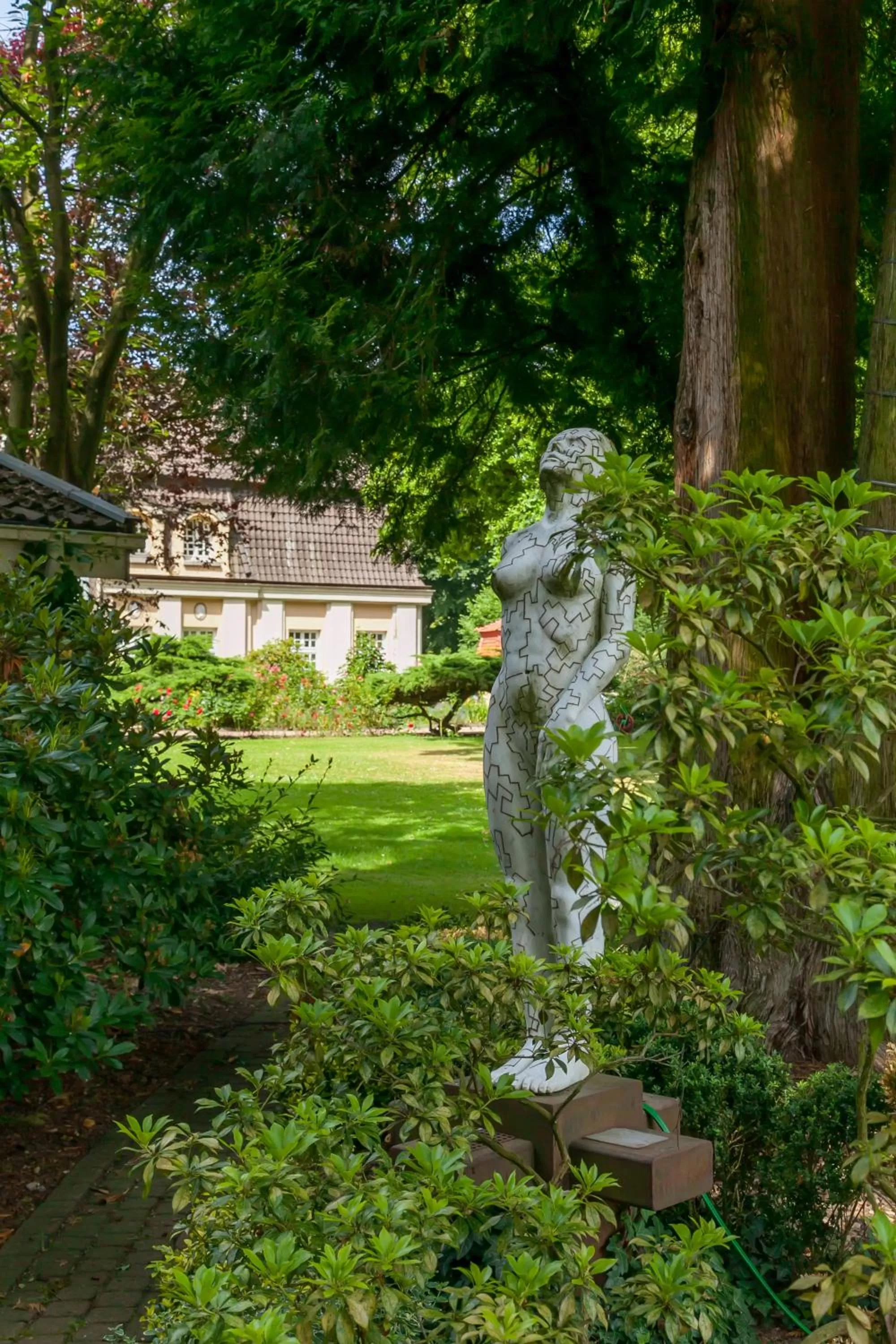 Garden view in Gästehaus Schloss Bothmer
