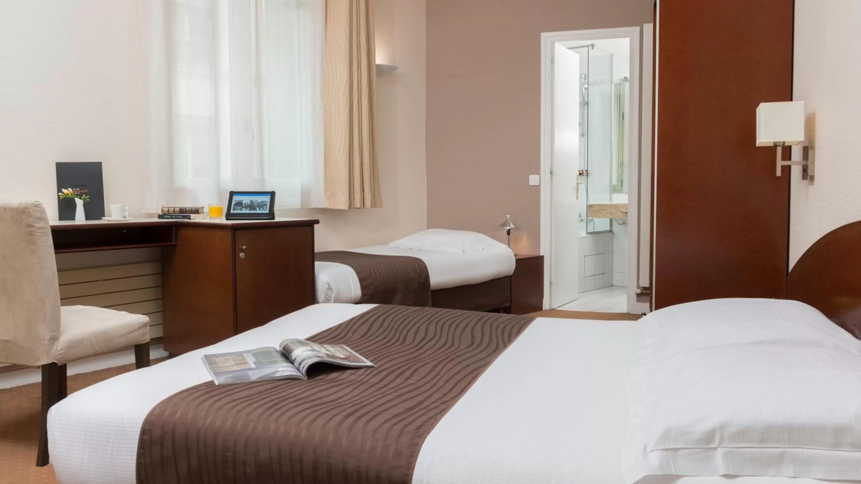 Bedroom, Bed in Excelsior Opera