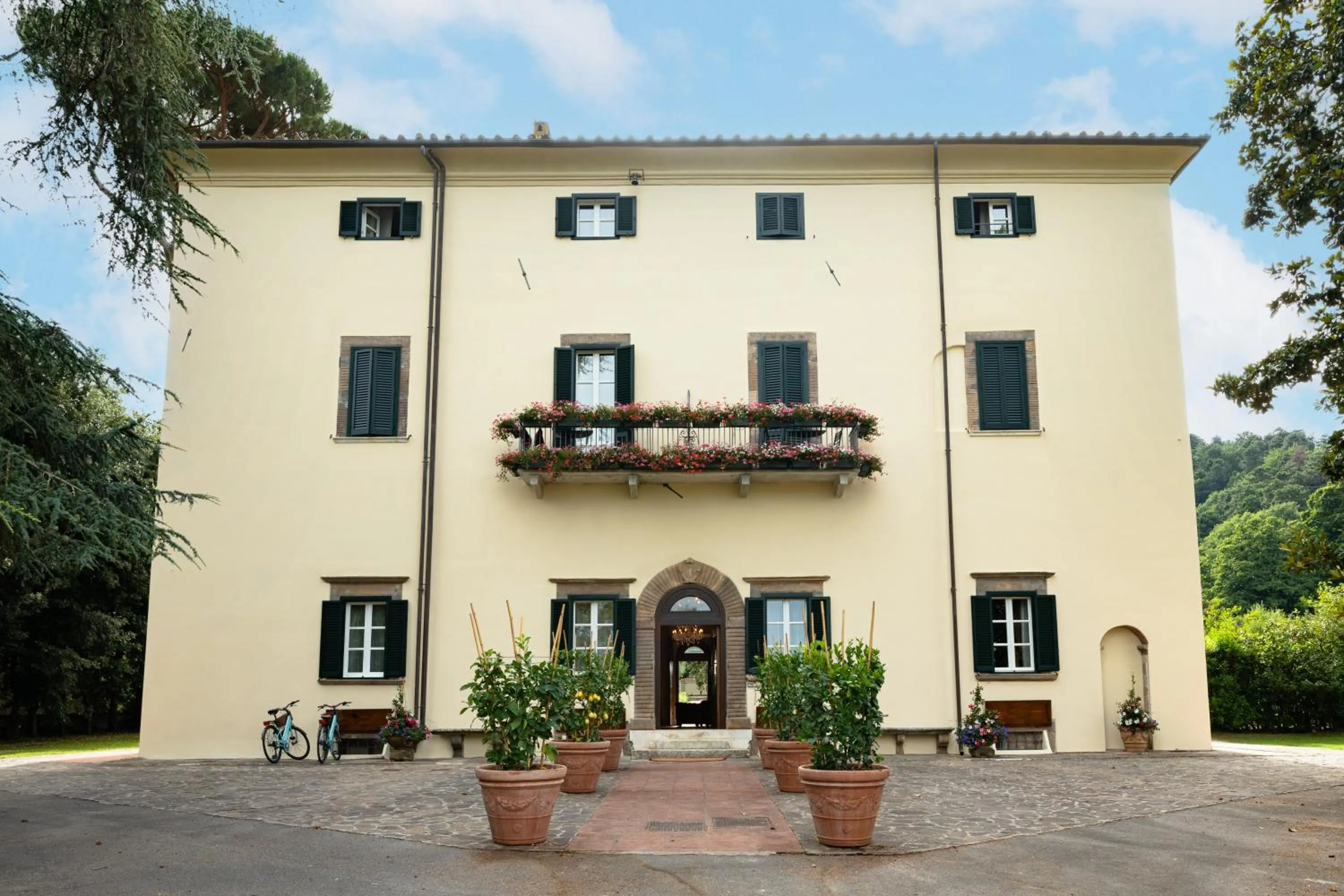 Property building in Hotel Villa San Michele