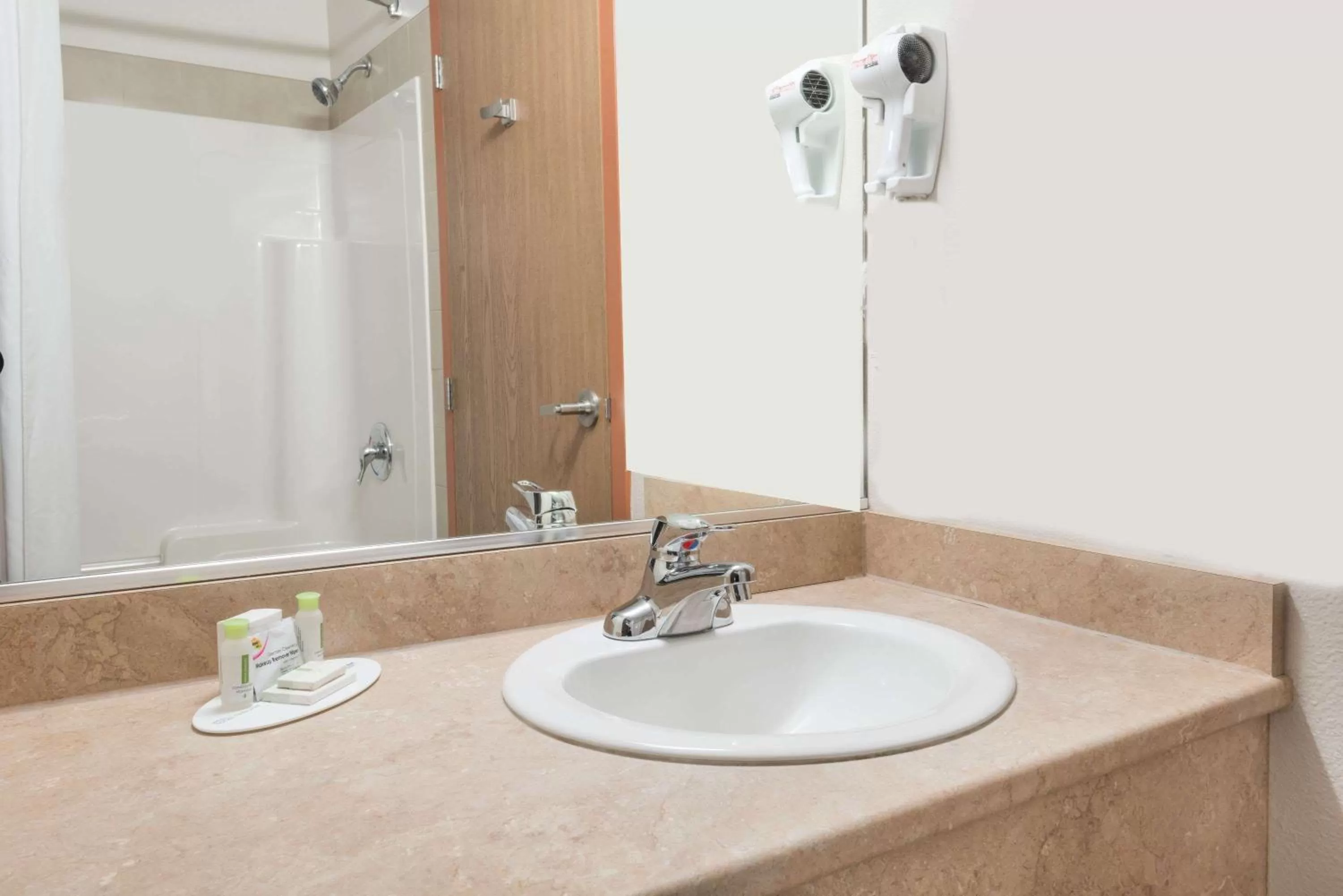 Bathroom in Super 8 by Wyndham Trois-Rivieres