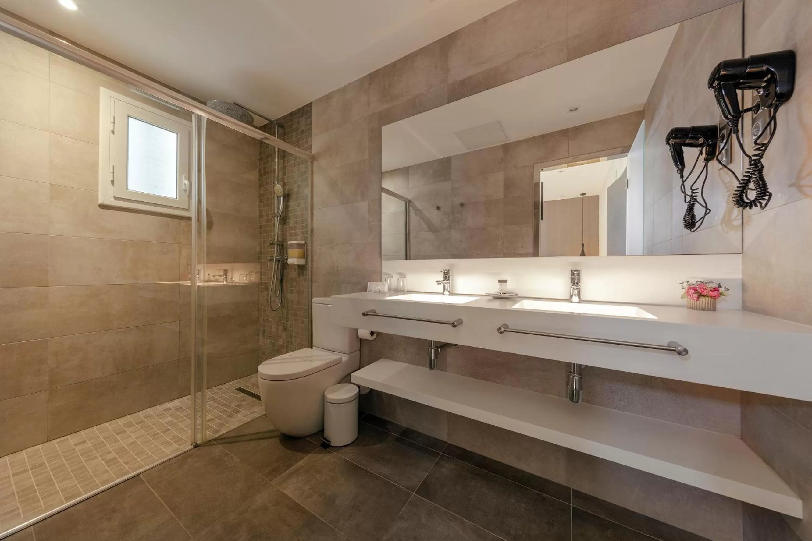 Bathroom in Hotel Oasis