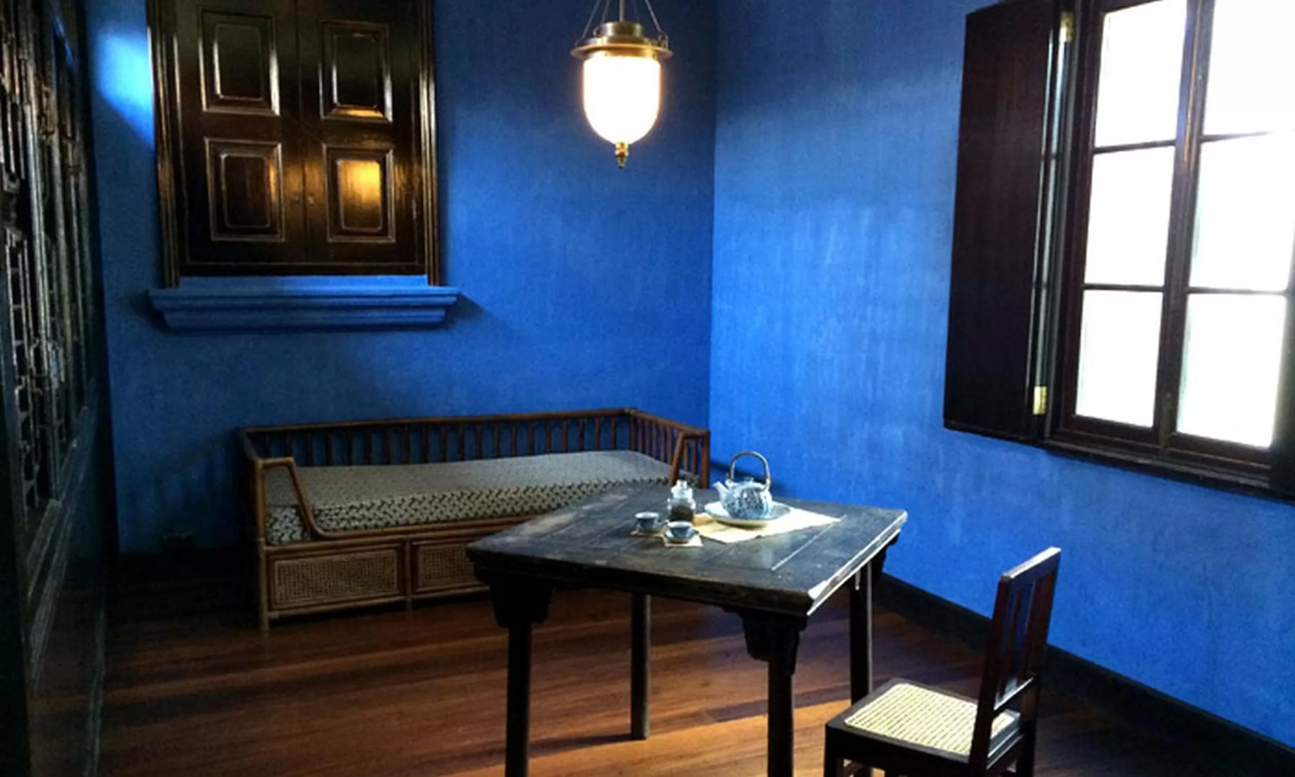 Seating area in Cheong Fatt Tze - The Blue Mansion