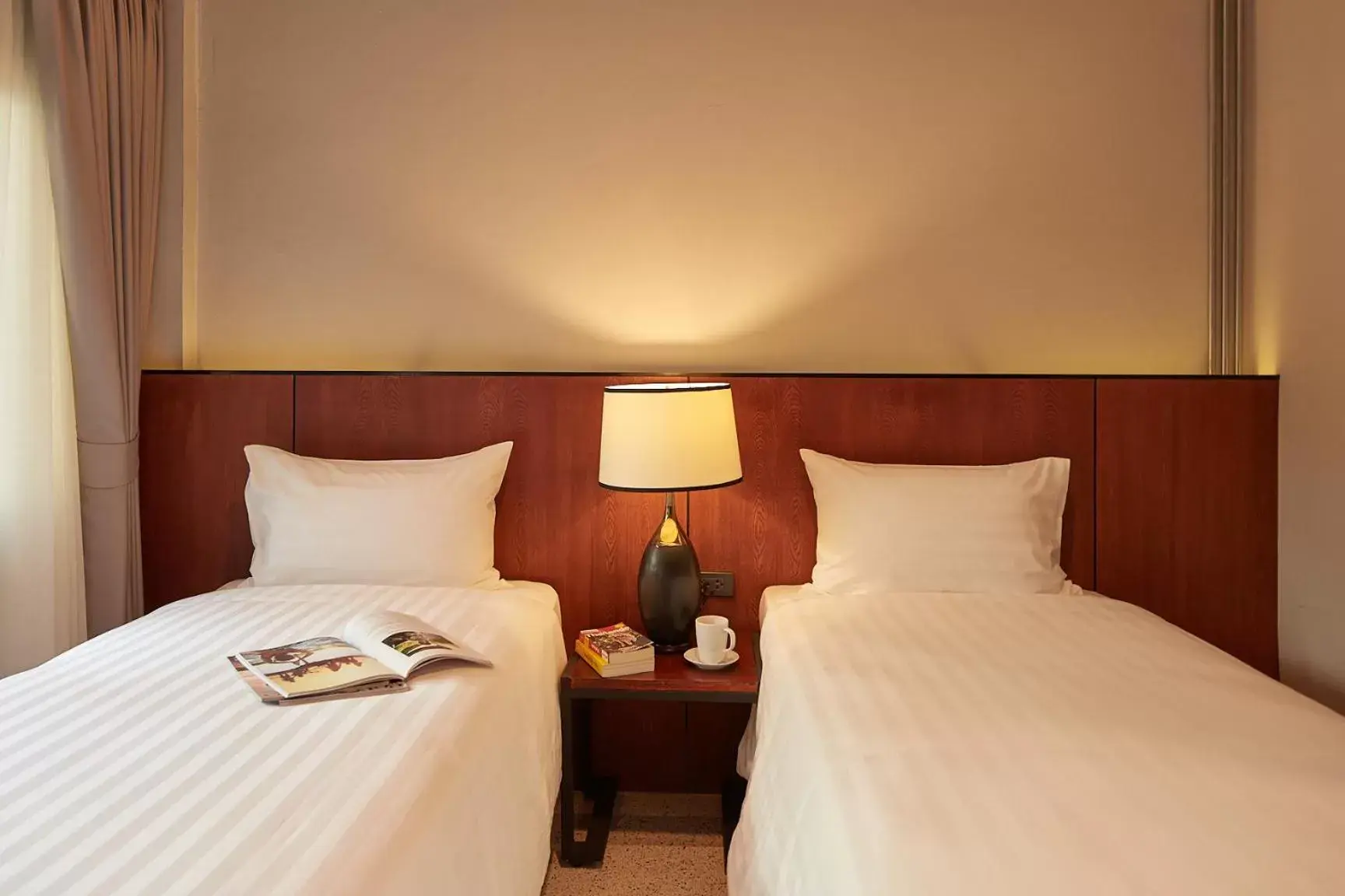 Standard Twin Room in W22 by Burasari Standard Twin Room in W22 by Burasari