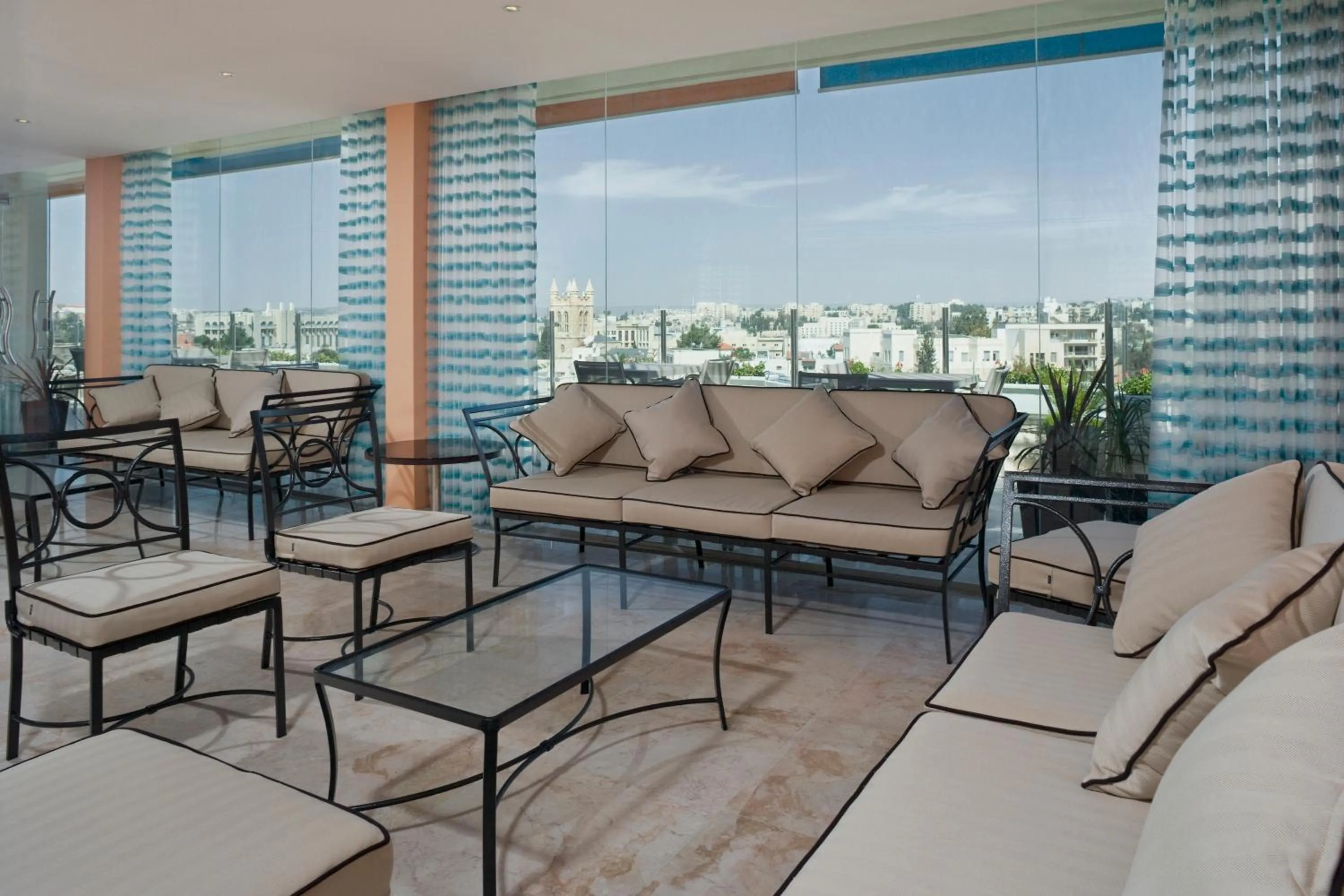 Communal lounge/ TV room in St. George Hotel